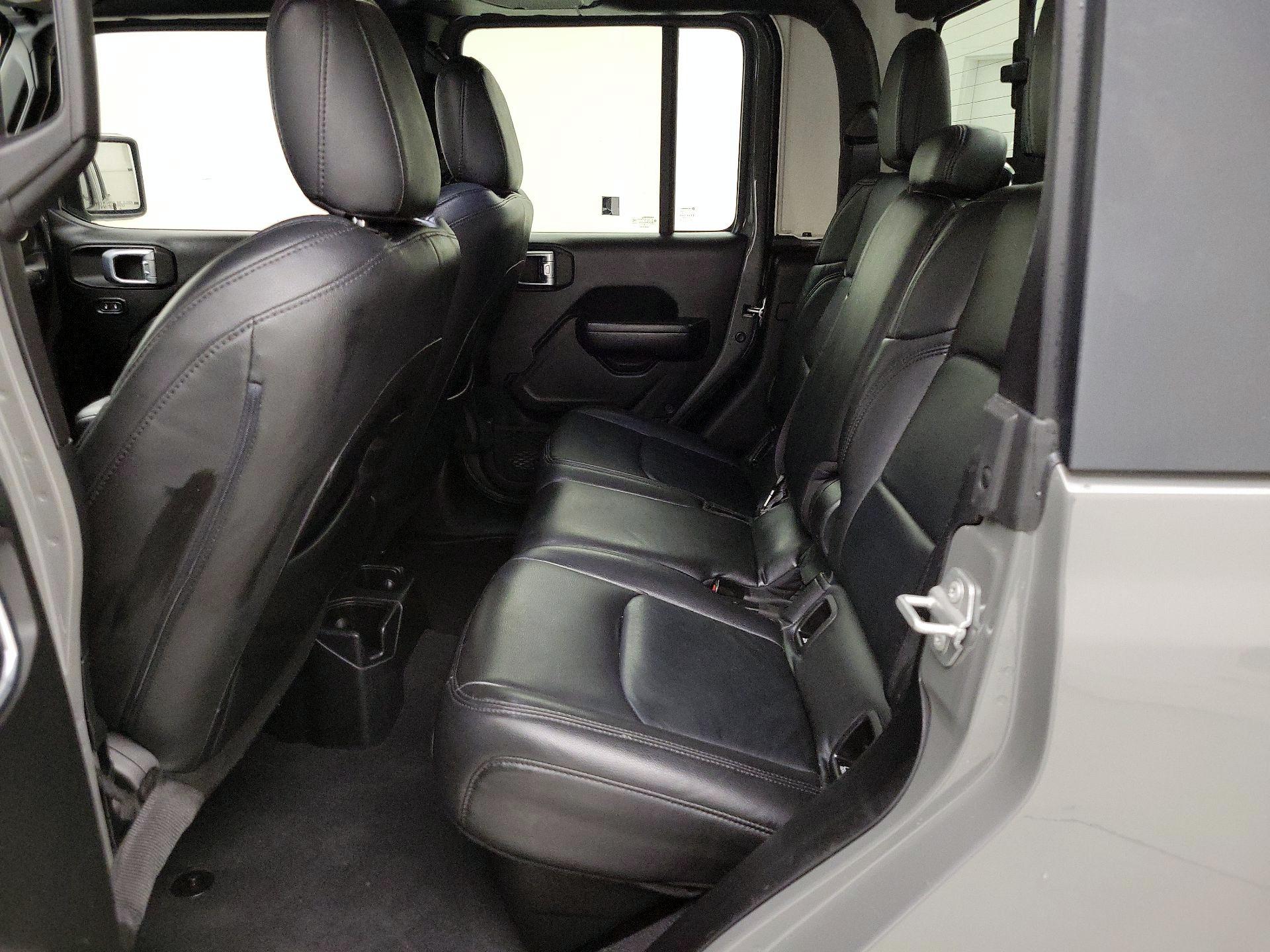 Thumbnail: 2021 Jeep Gladiator - 19