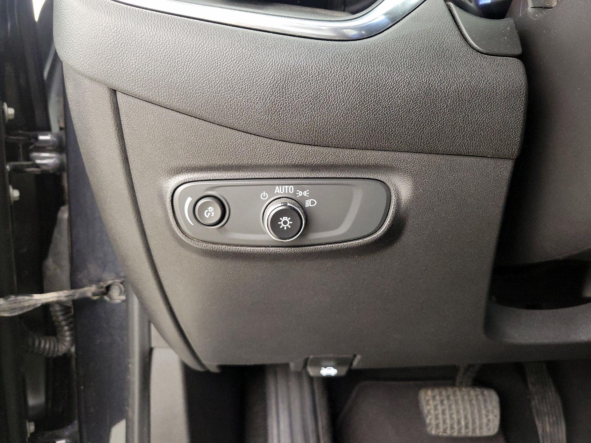 Thumbnail: 2022 Chevrolet Equinox - 13