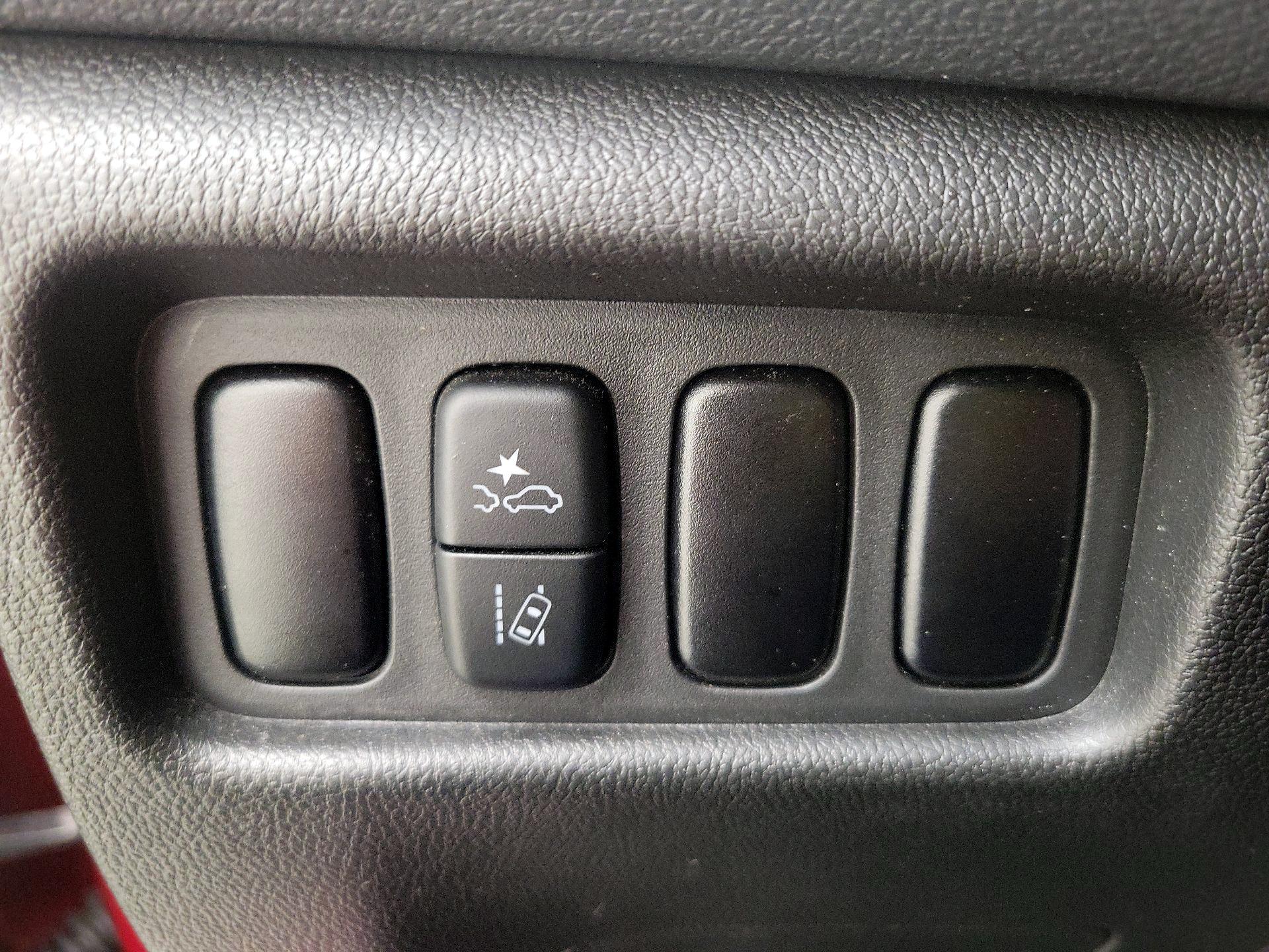 Thumbnail: 2024 Mitsubishi Outlander Sport - 13