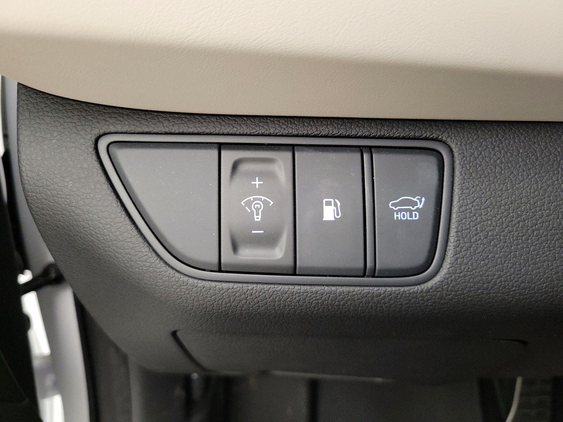 Thumbnail: 2023 Genesis G70 - 13