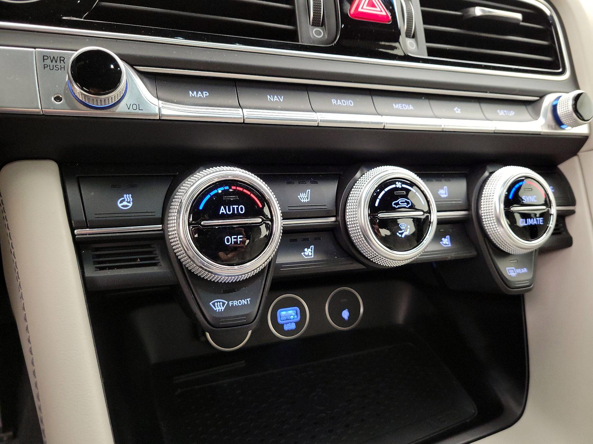 Thumbnail: 2023 Genesis G70 - 17