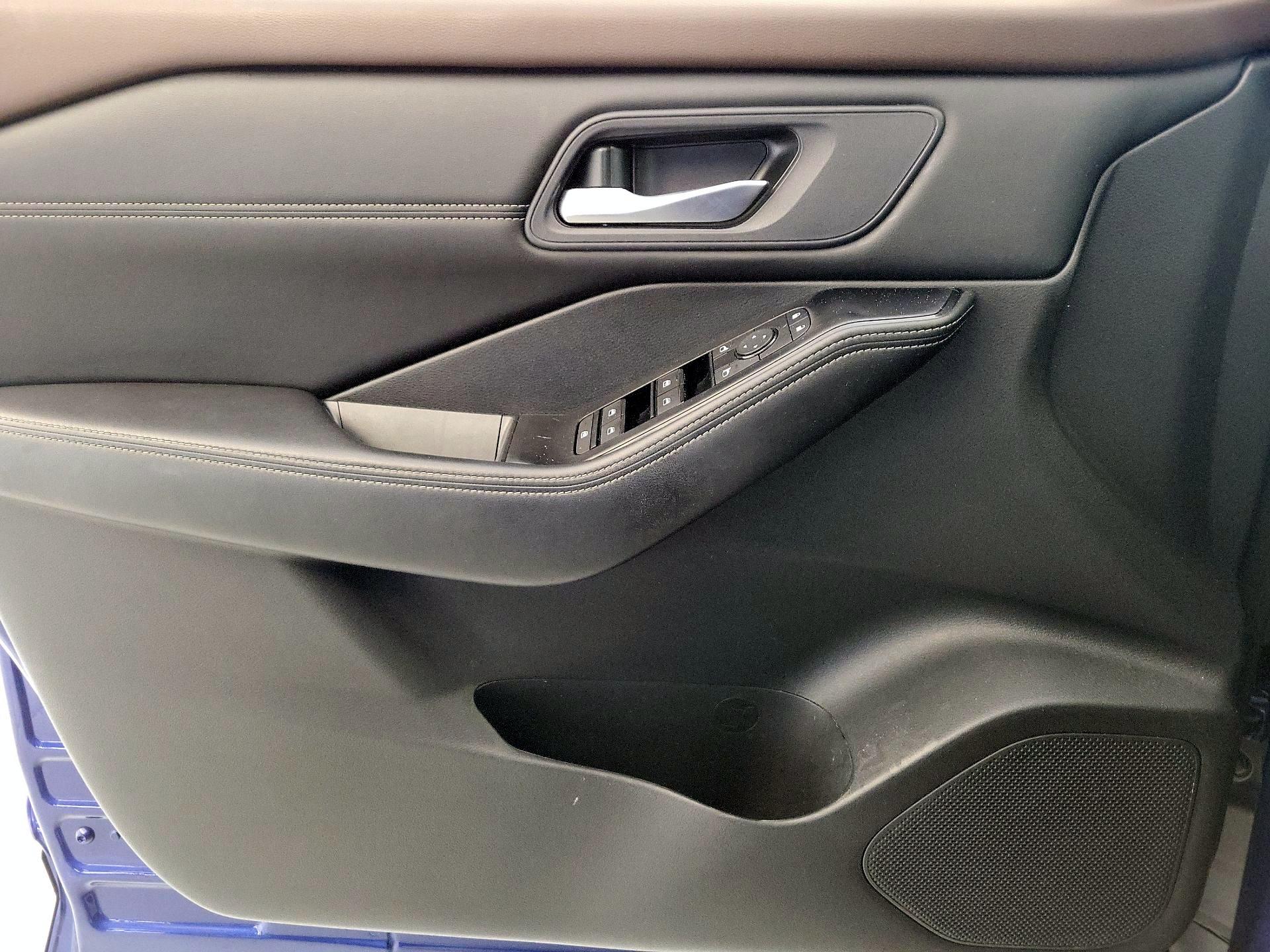 Thumbnail: 2023 Nissan Rogue - 12