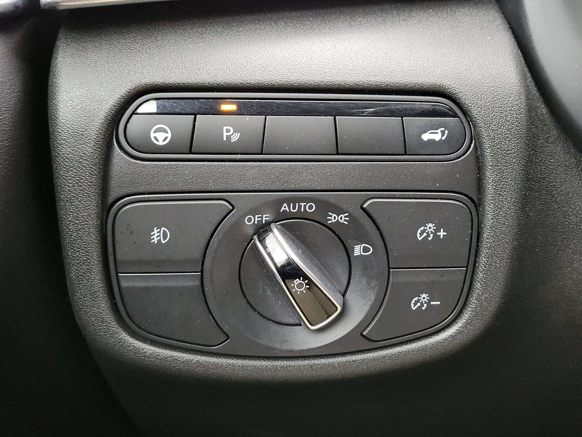 Thumbnail: 2023 INFINITI QX55 - 13