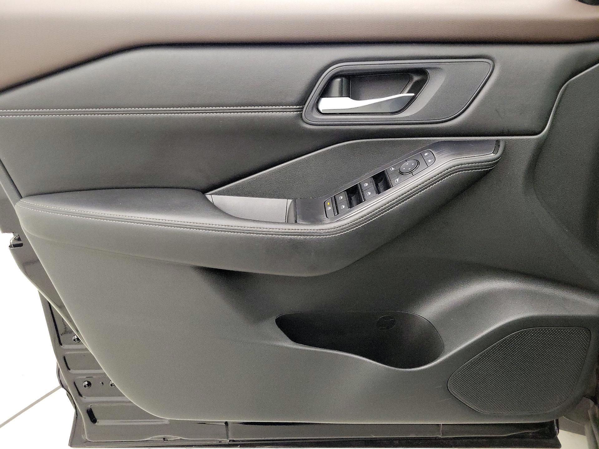 Thumbnail: 2022 Nissan Rogue - 12