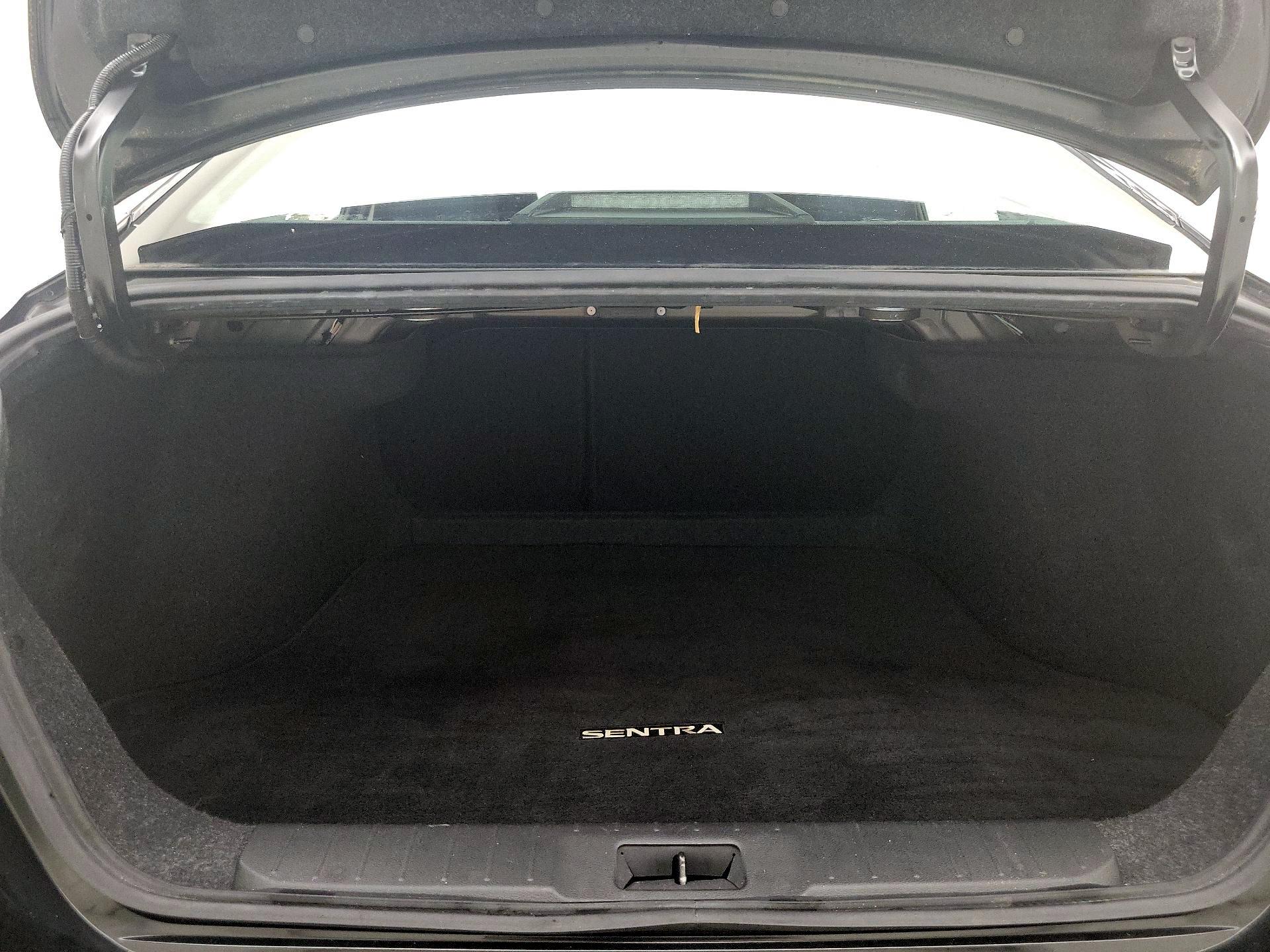 Thumbnail: 2021 Nissan Sentra - 20