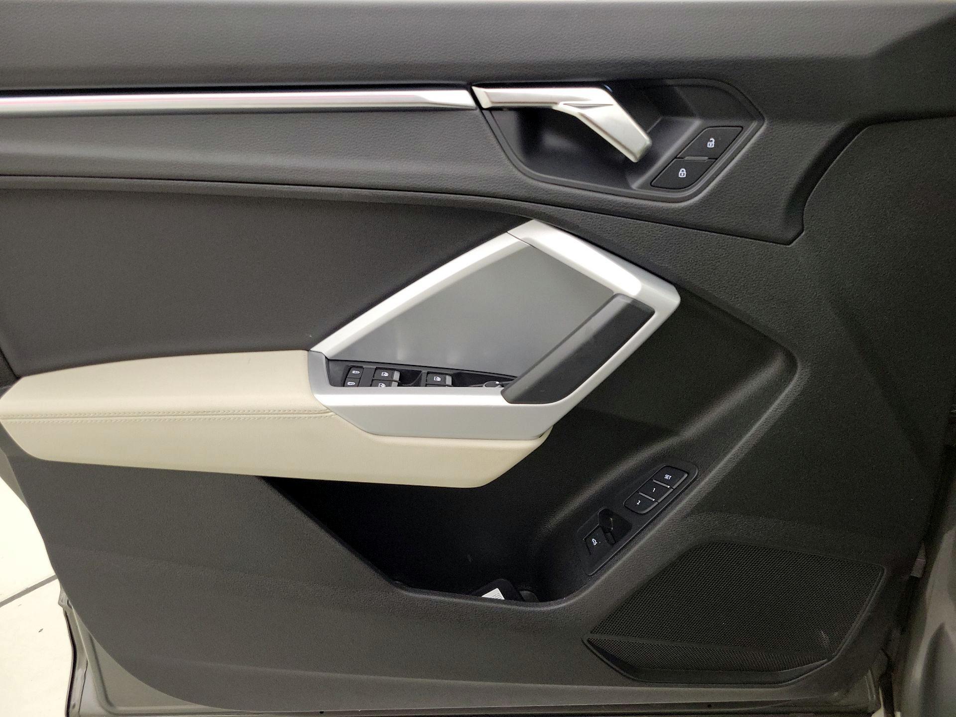 Thumbnail: 2023 Audi Q3 - 12