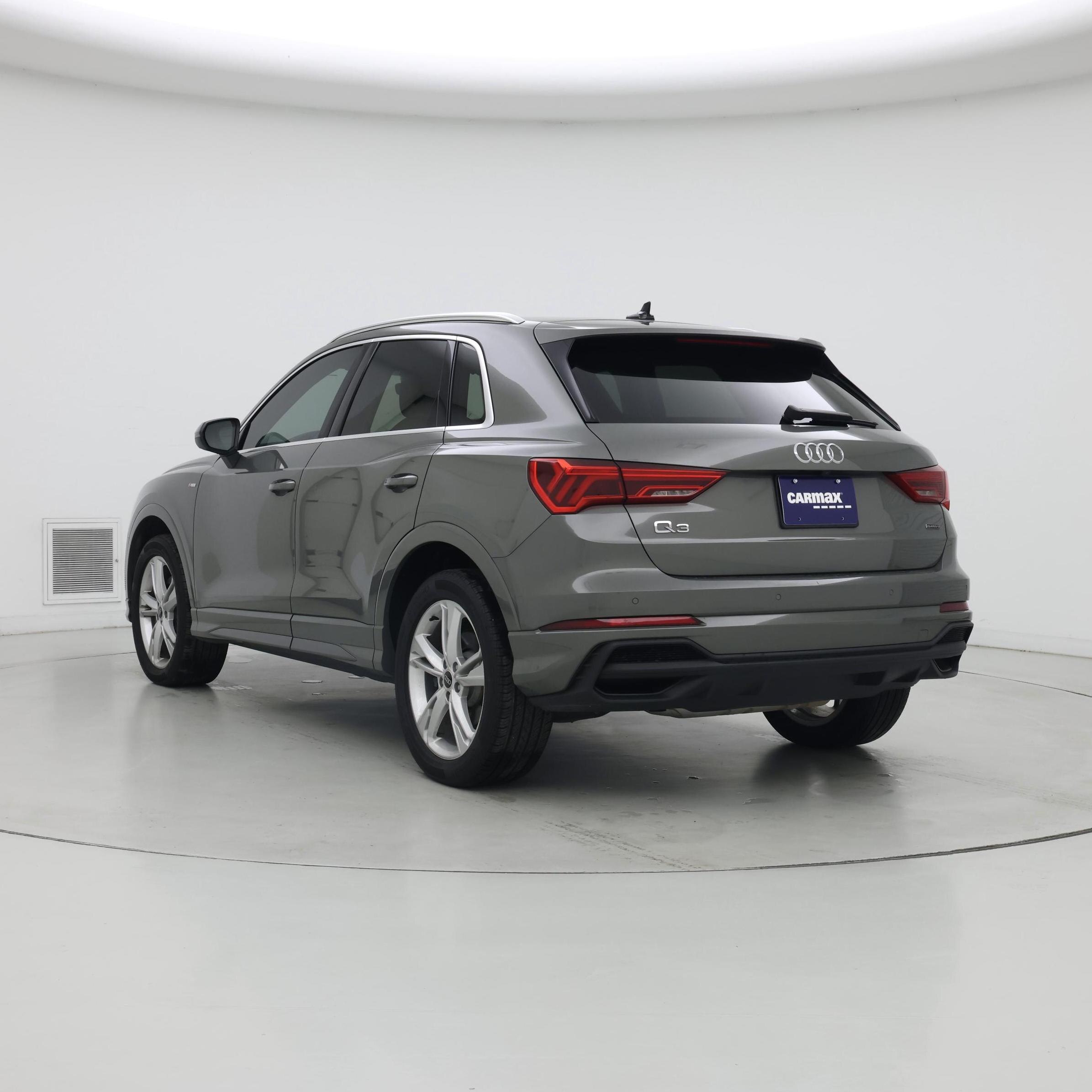 Thumbnail: 2023 Audi Q3 - 2