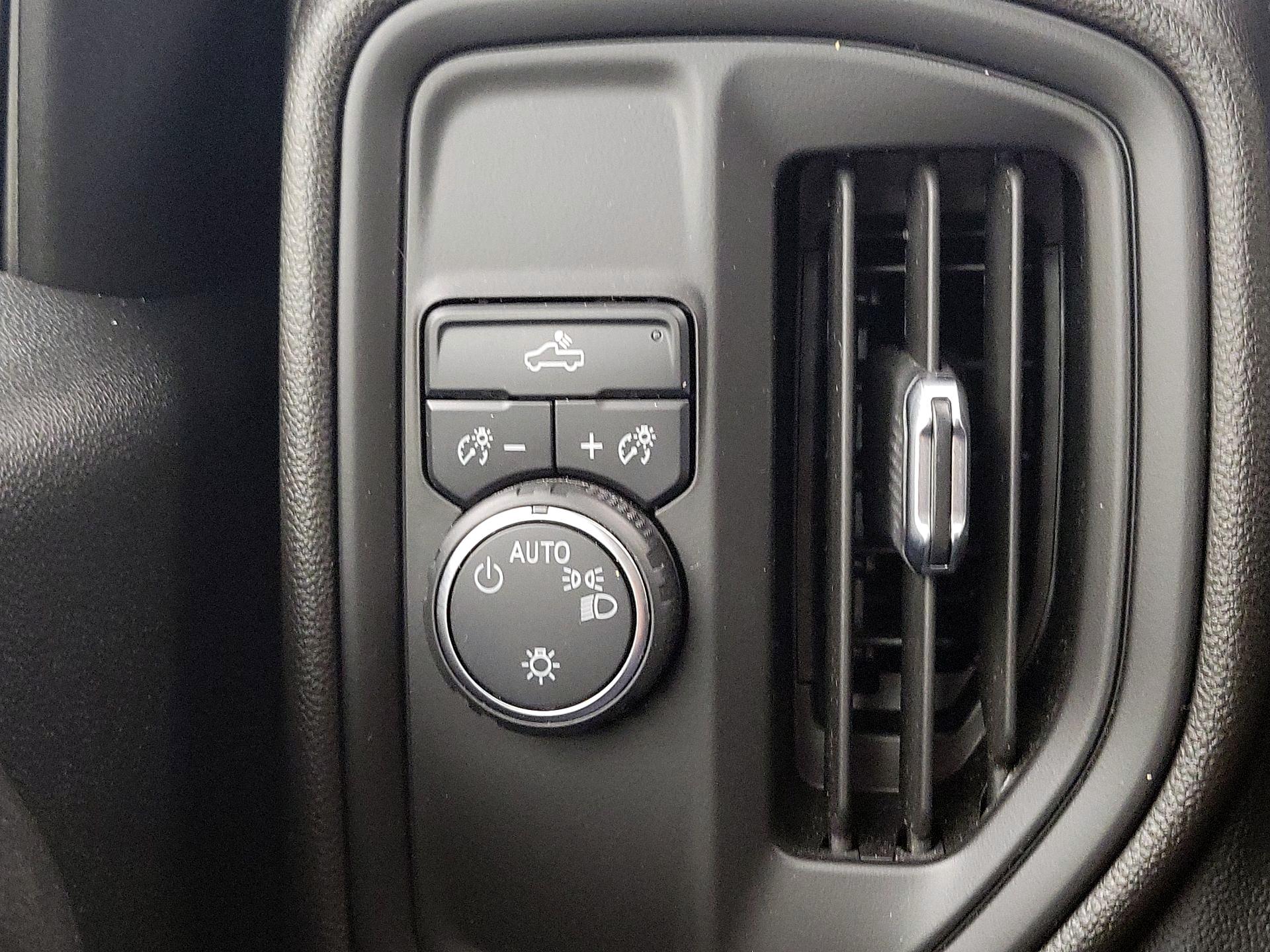 Thumbnail: 2021 Chevrolet Silverado 1500 - 13