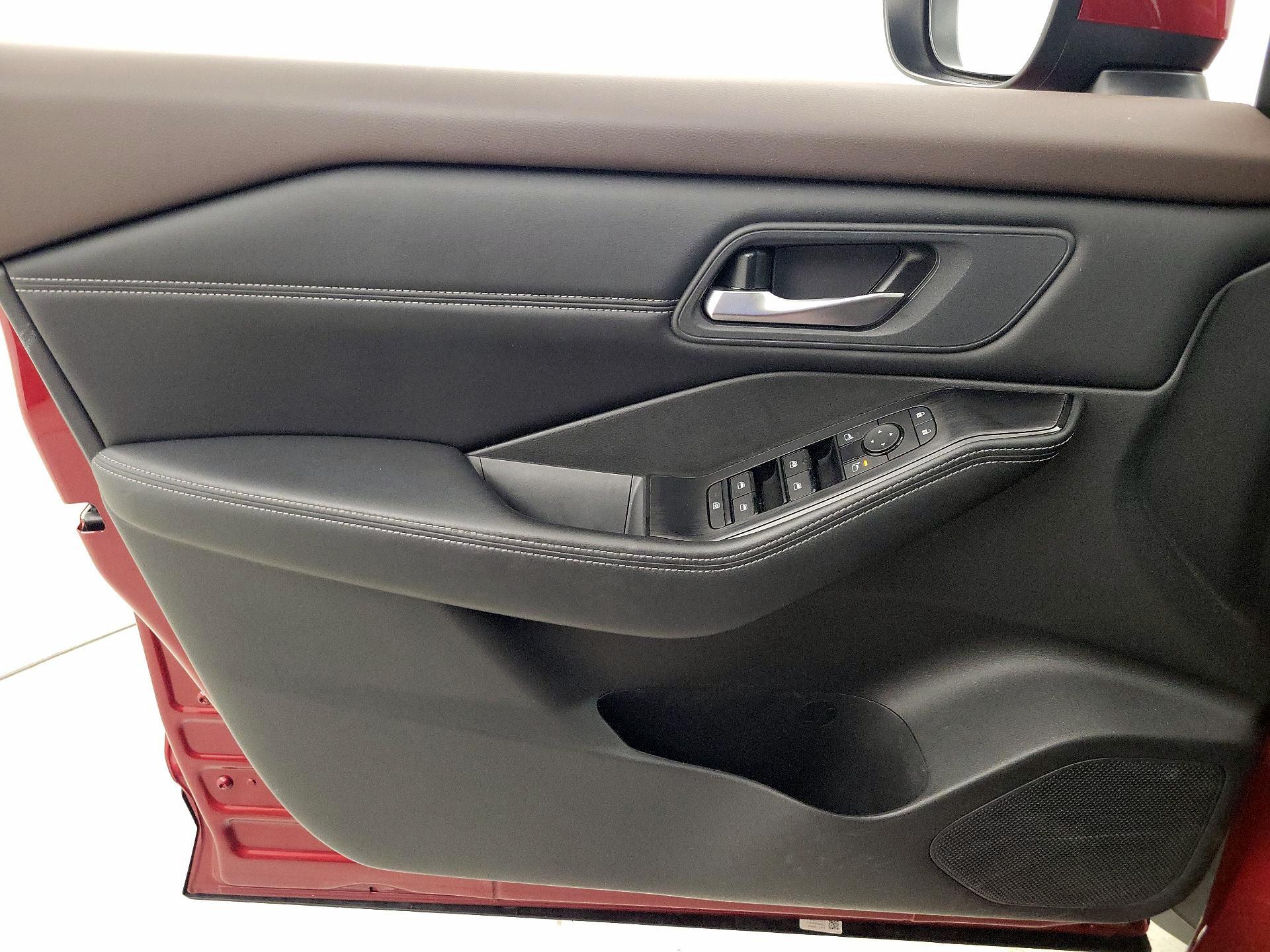 Thumbnail: 2023 Nissan Rogue - 12