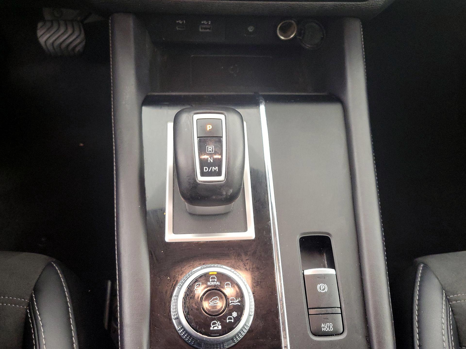 Thumbnail: 2024 Mitsubishi Outlander - 18