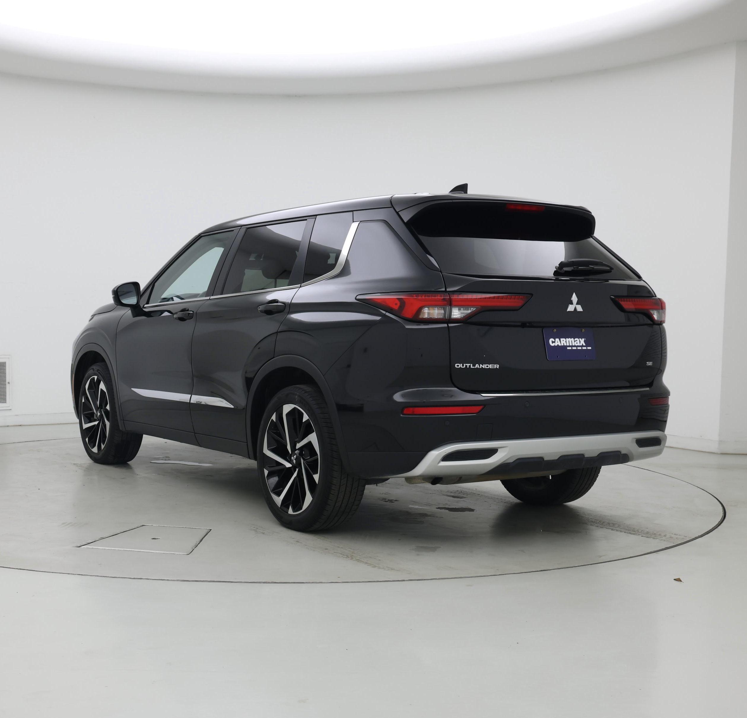 Thumbnail: 2024 Mitsubishi Outlander - 2