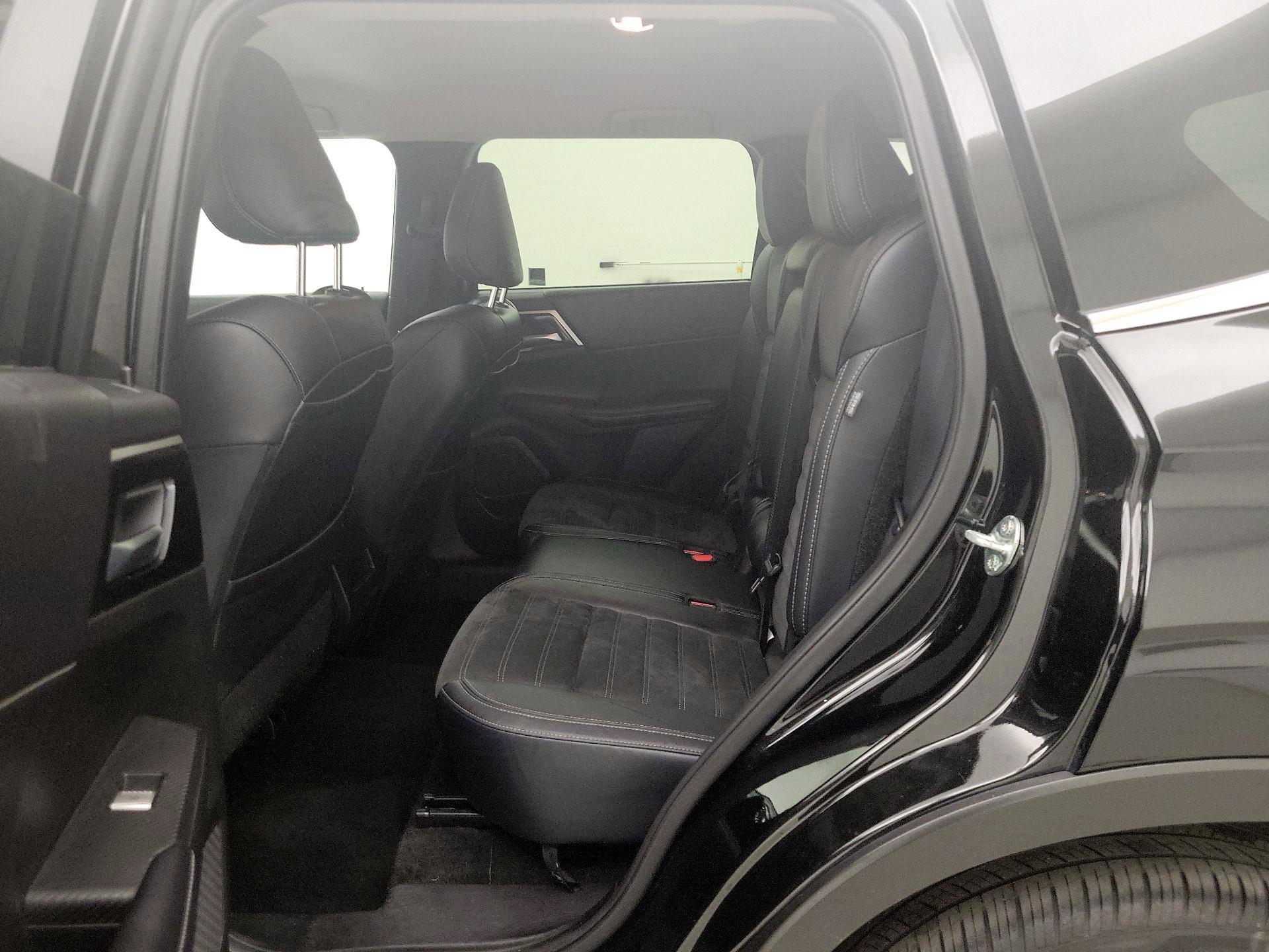 Thumbnail: 2024 Mitsubishi Outlander - 20