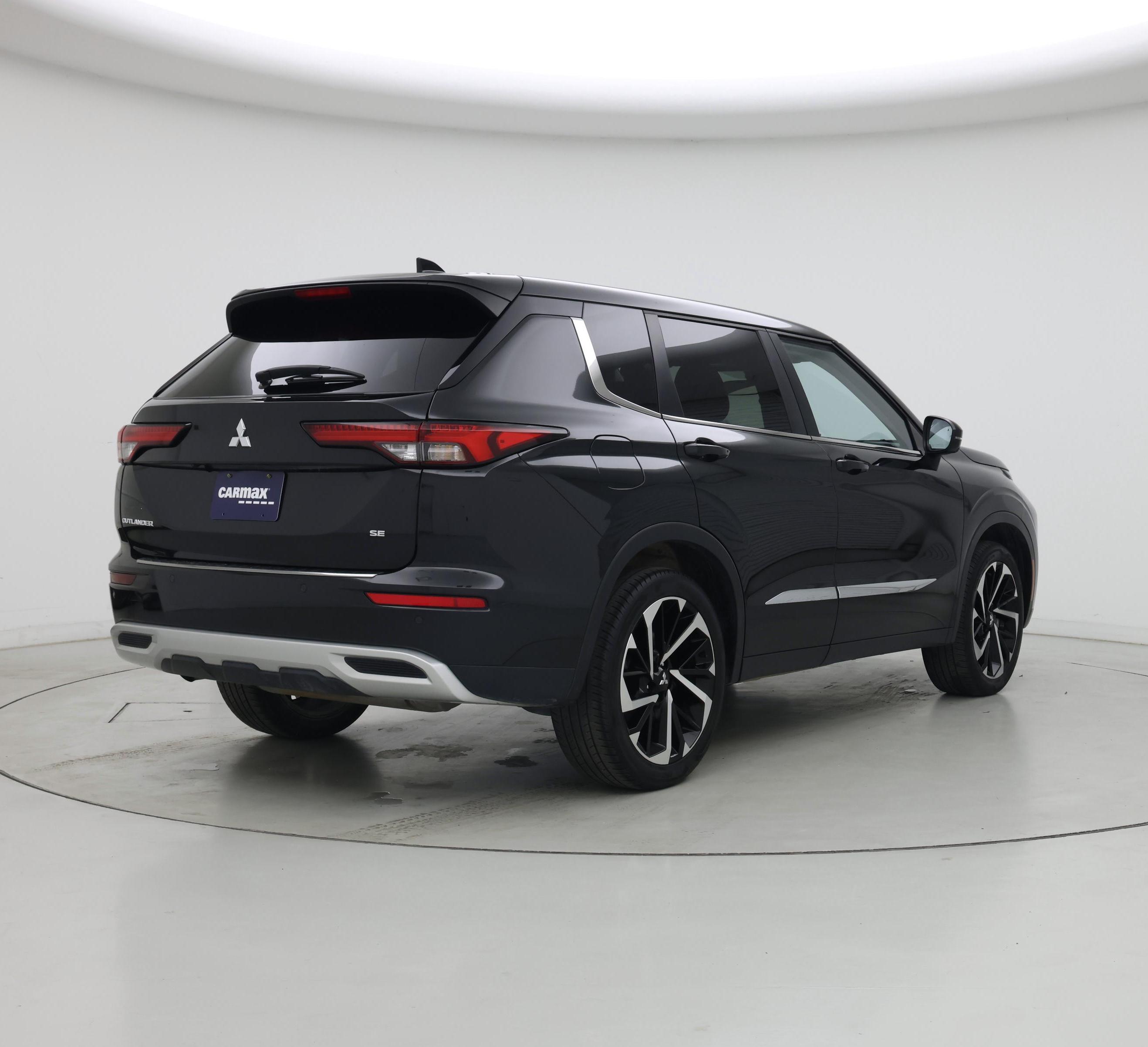 Thumbnail: 2024 Mitsubishi Outlander - 8