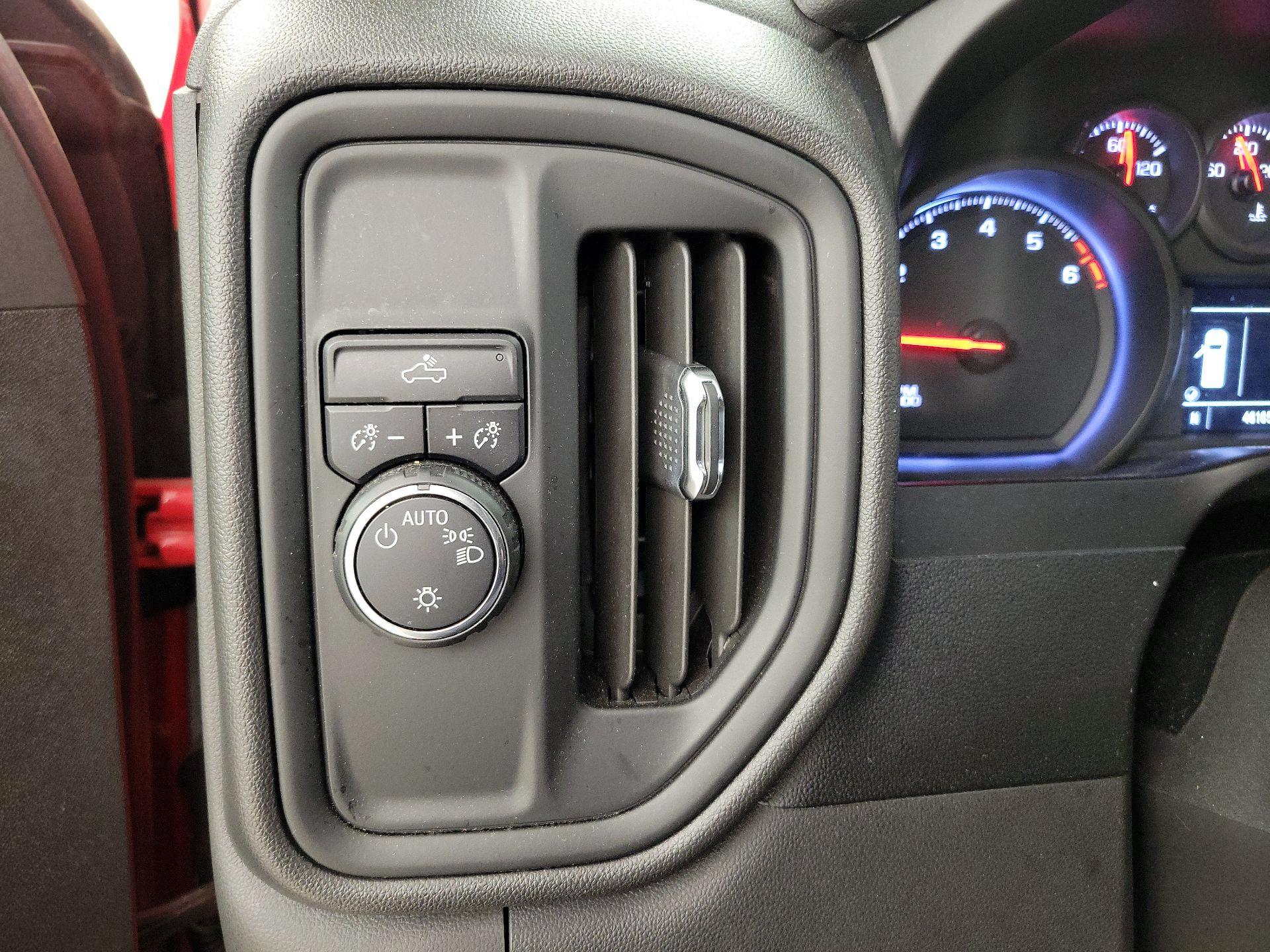 Thumbnail: 2020 Chevrolet Silverado 1500 - 13