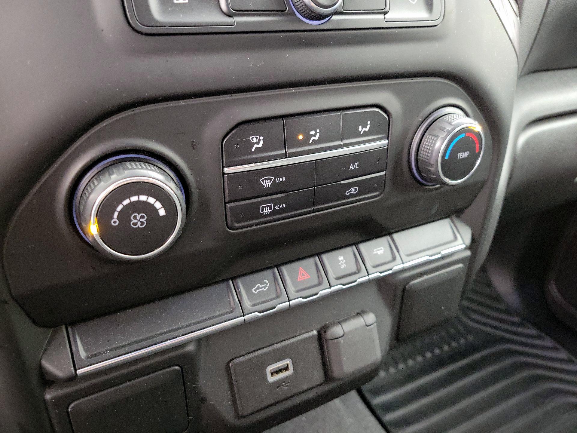 Thumbnail: 2020 Chevrolet Silverado 1500 - 16