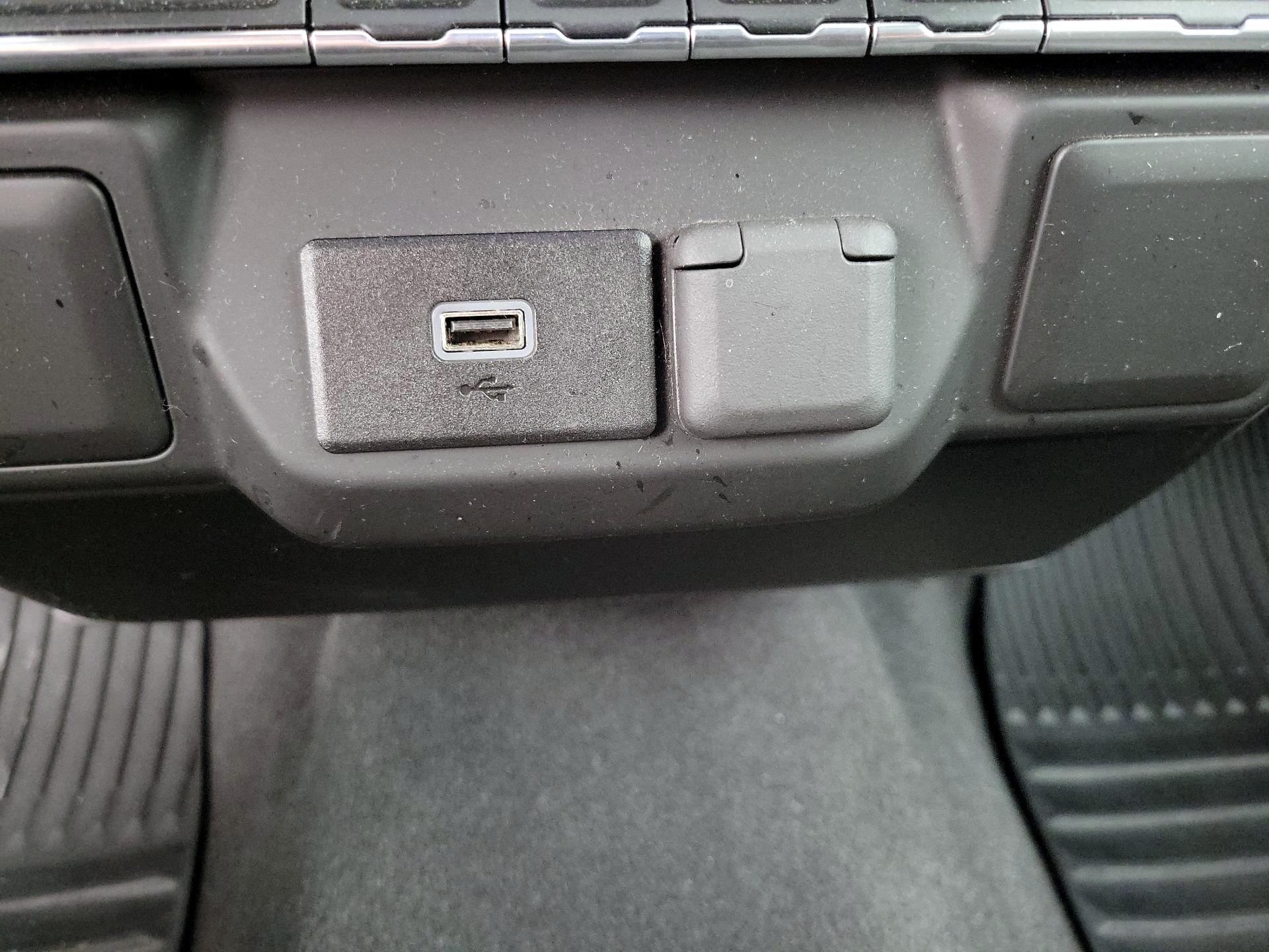 Thumbnail: 2020 Chevrolet Silverado 1500 - 18