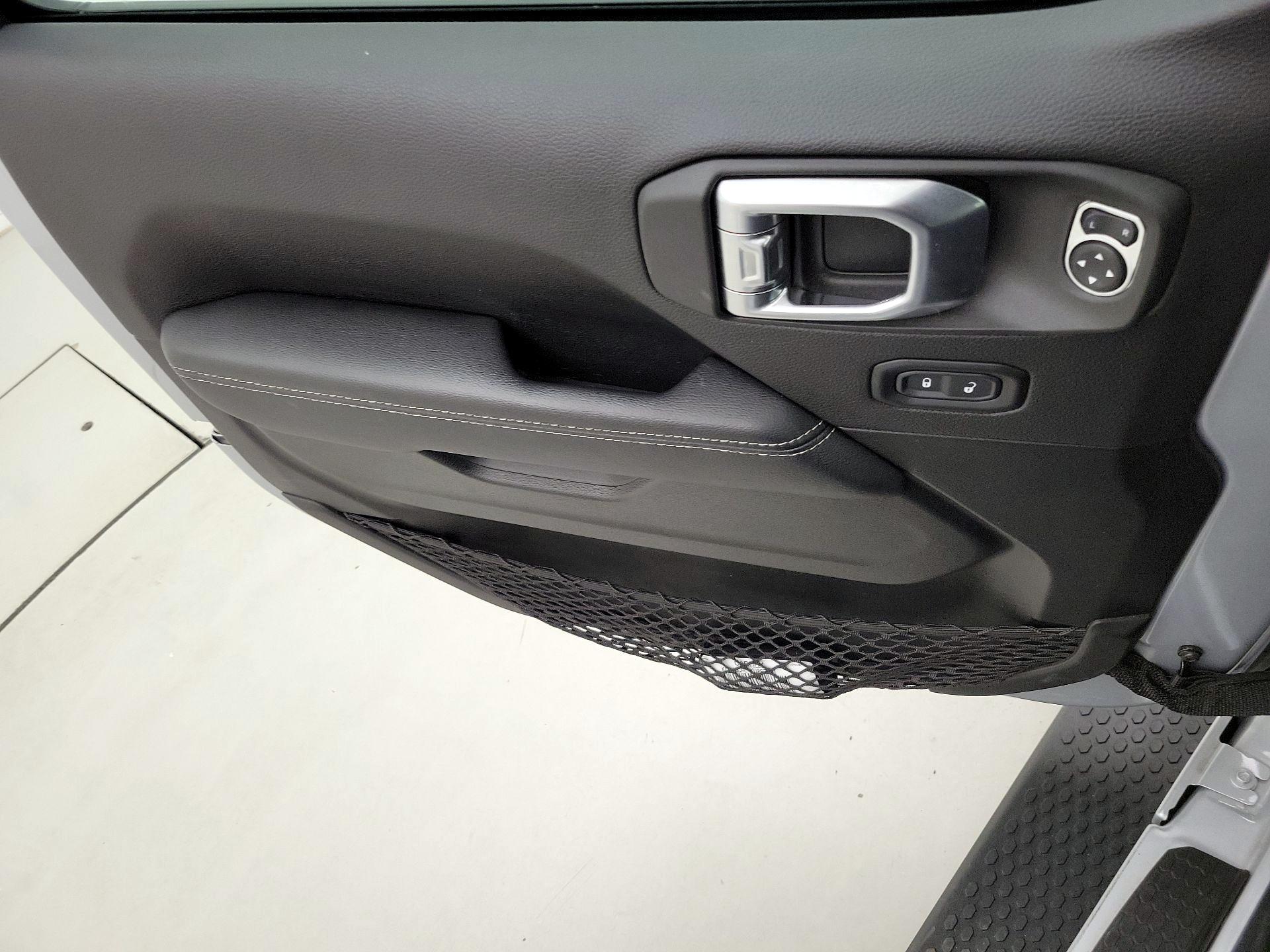 Thumbnail: 2022 Jeep Wrangler - 12