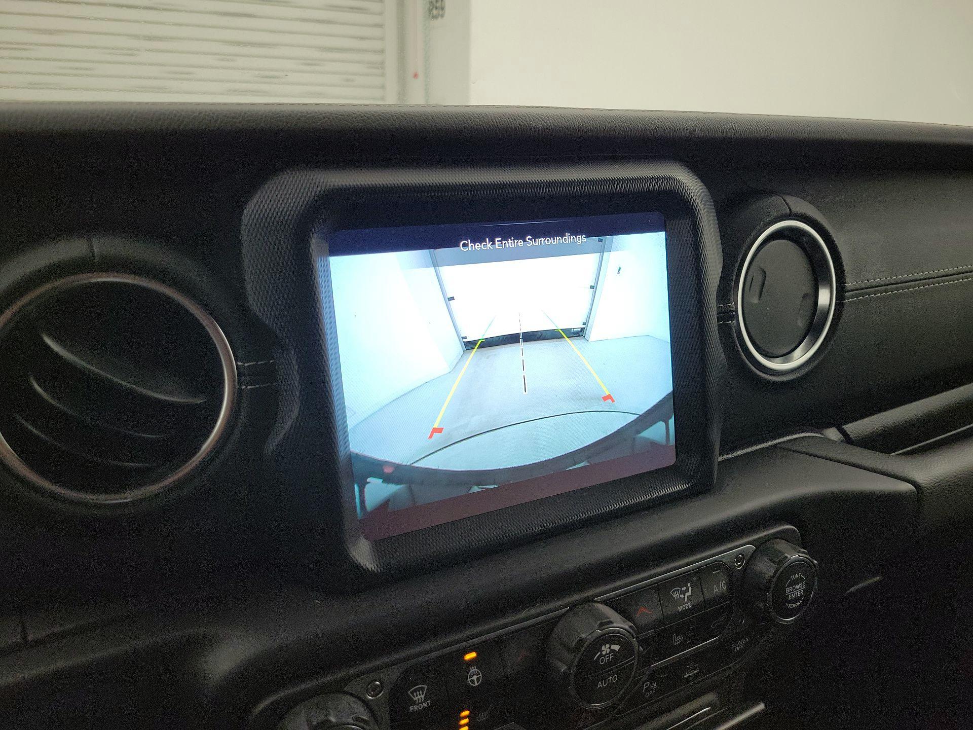 Thumbnail: 2022 Jeep Wrangler - 15