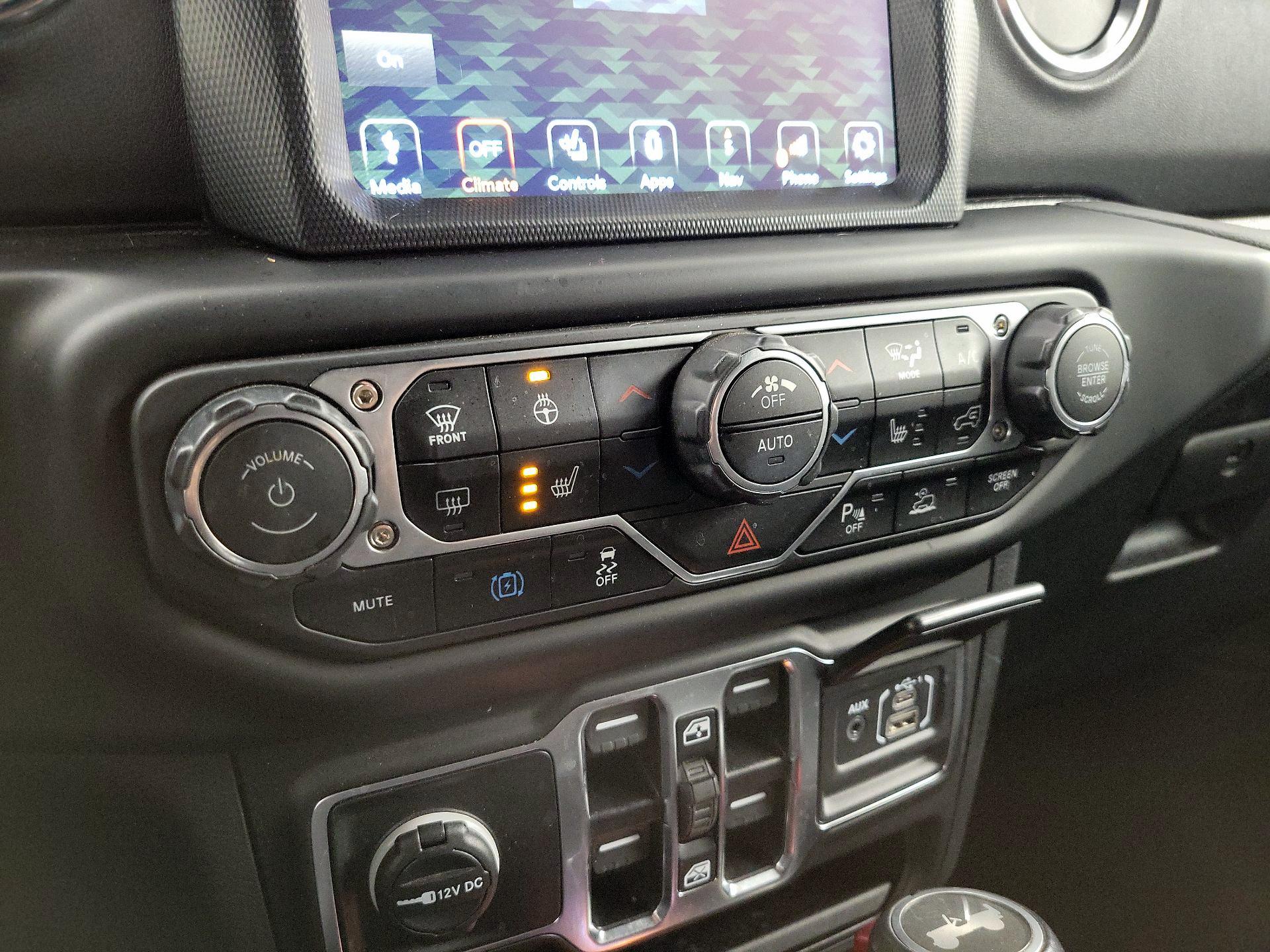 Thumbnail: 2022 Jeep Wrangler - 17