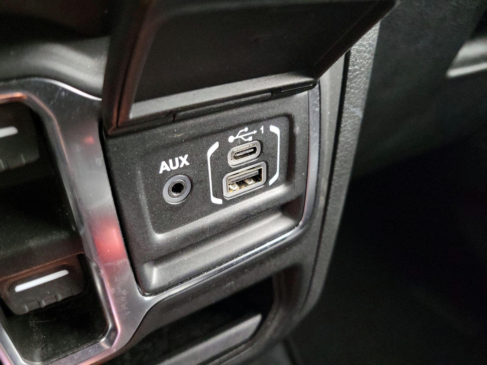 Thumbnail: 2022 Jeep Wrangler - 19