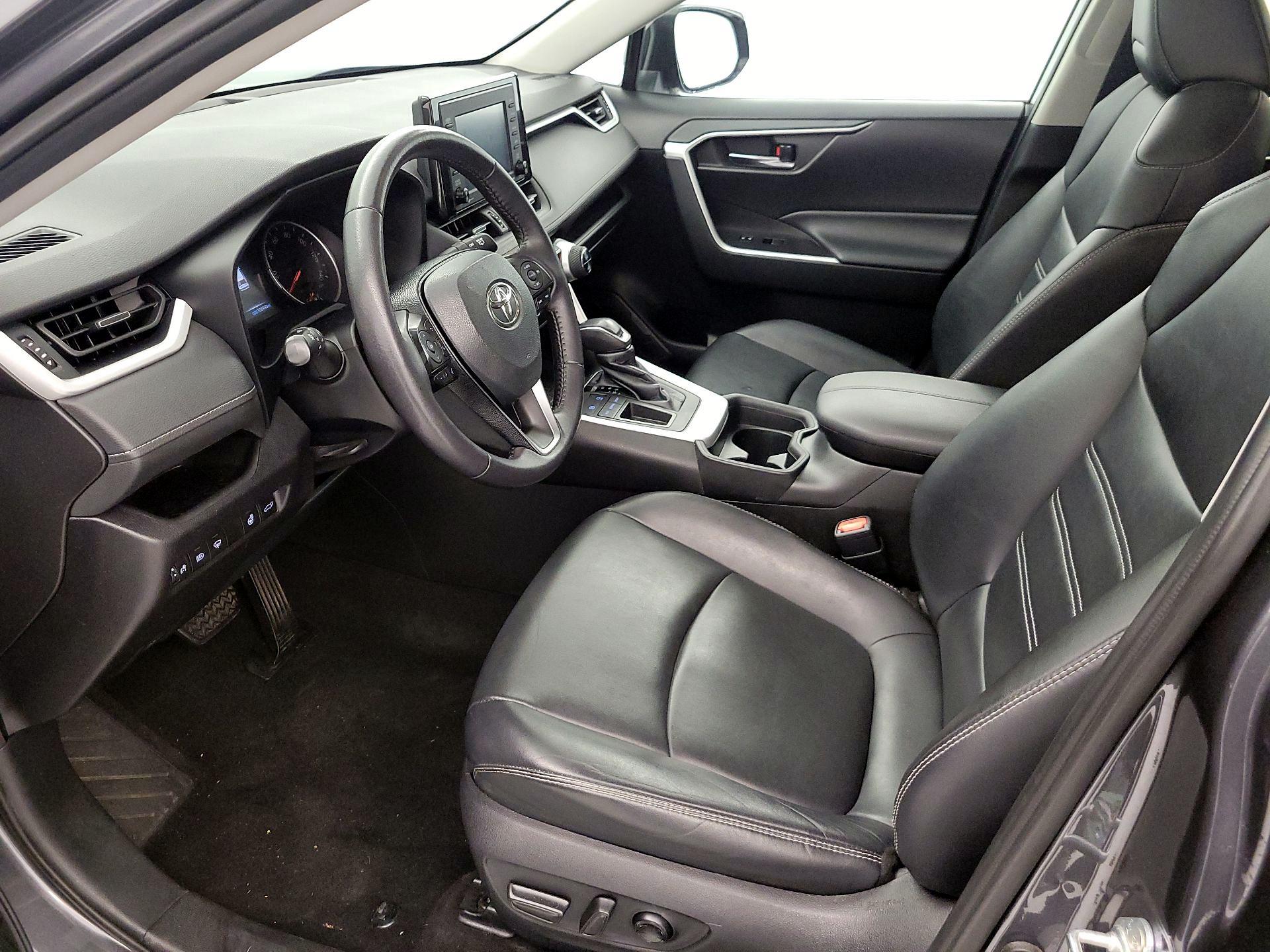 Thumbnail: 2020 Toyota RAV4 - 11