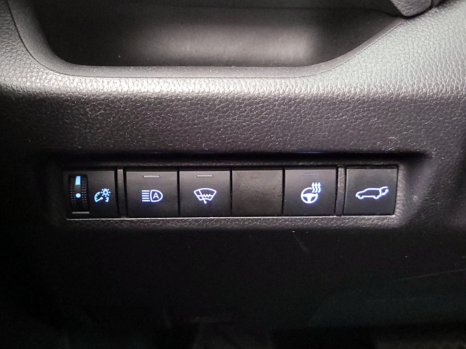 Thumbnail: 2020 Toyota RAV4 - 13