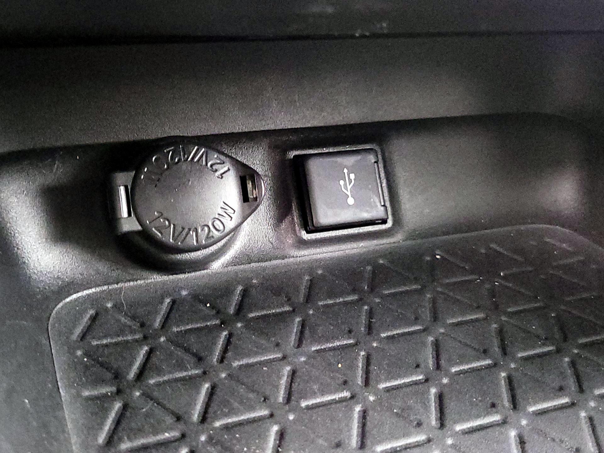 Thumbnail: 2020 Toyota RAV4 - 18