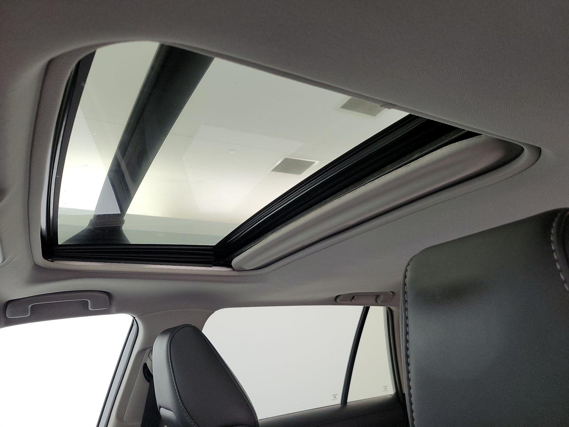 Thumbnail: 2020 Toyota RAV4 - 19