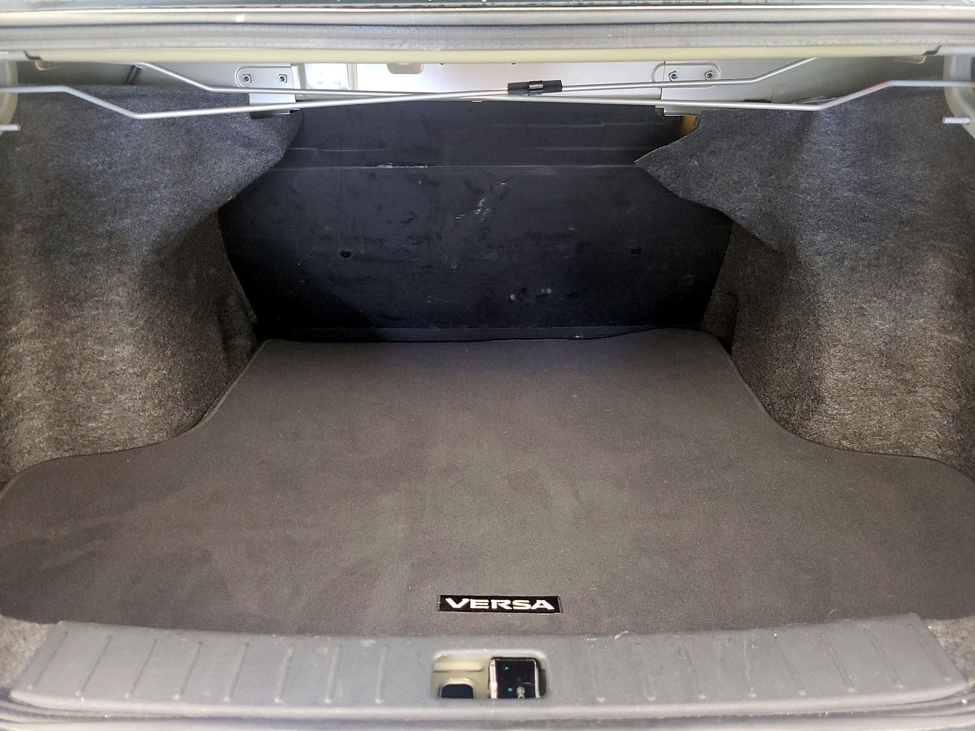 Thumbnail: 2014 Nissan Versa - 19