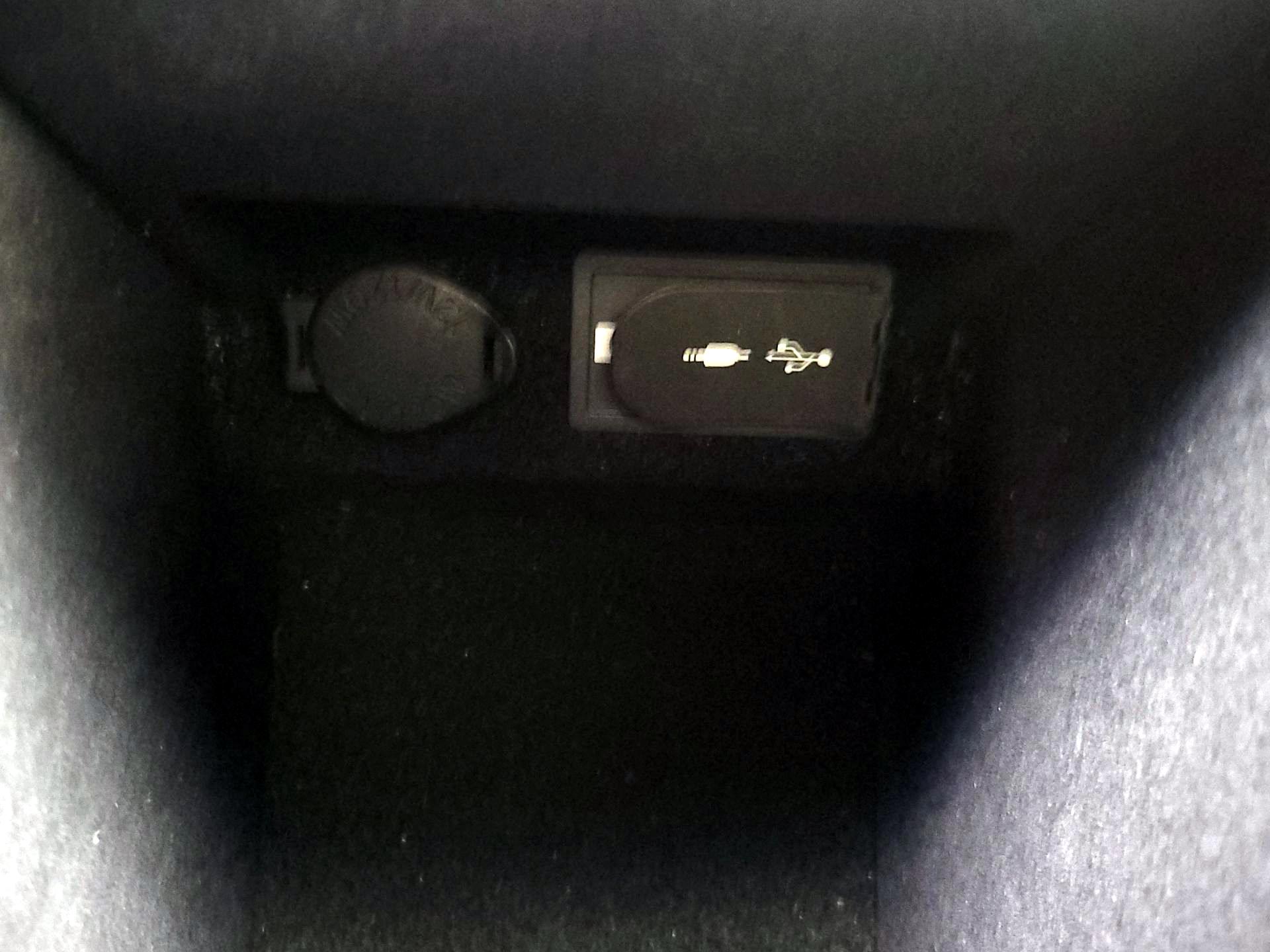 Thumbnail: 2016 Lexus ES - 18