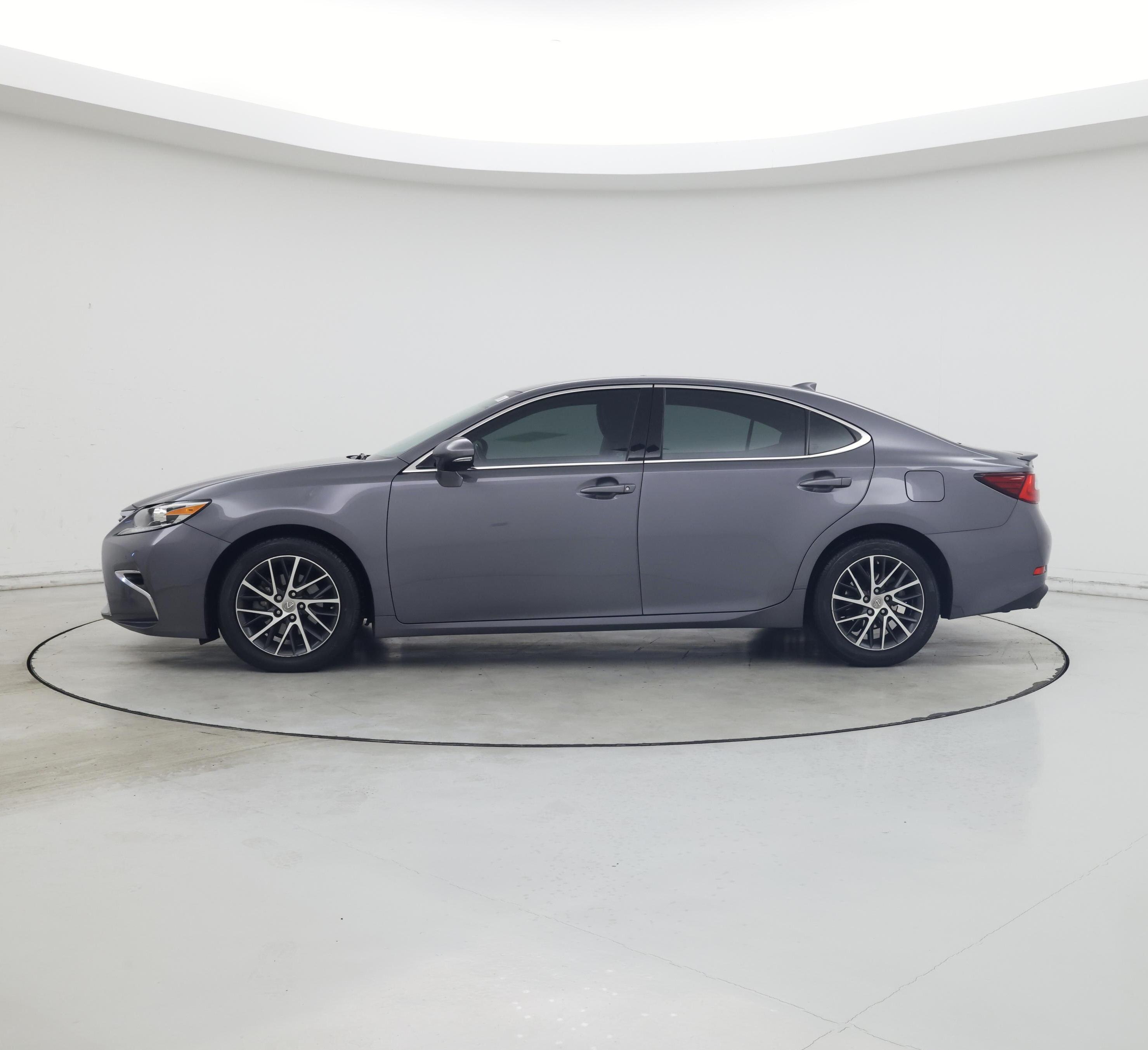 Thumbnail: 2016 Lexus ES - 3