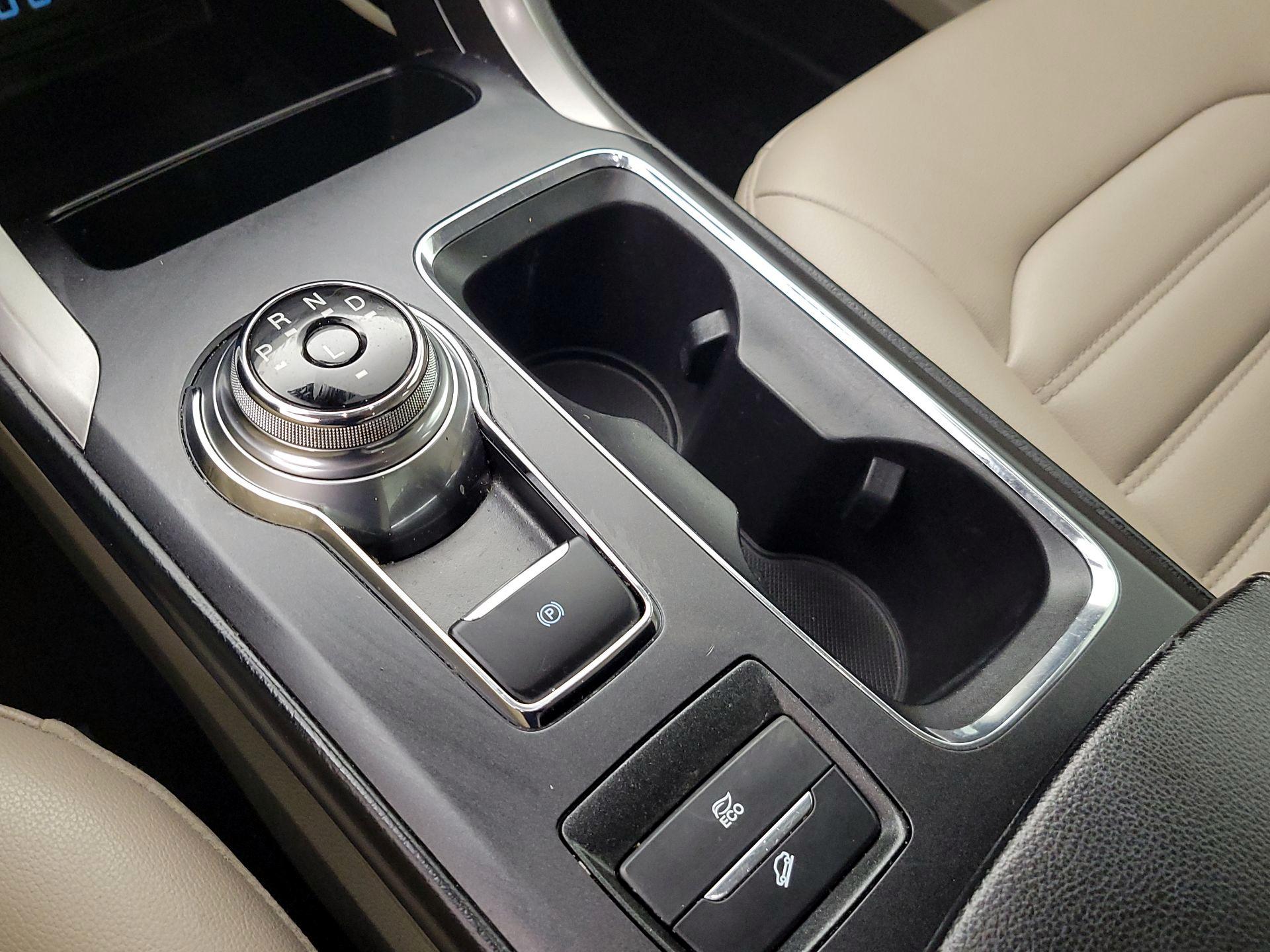 Thumbnail: 2020 Ford Fusion - 18