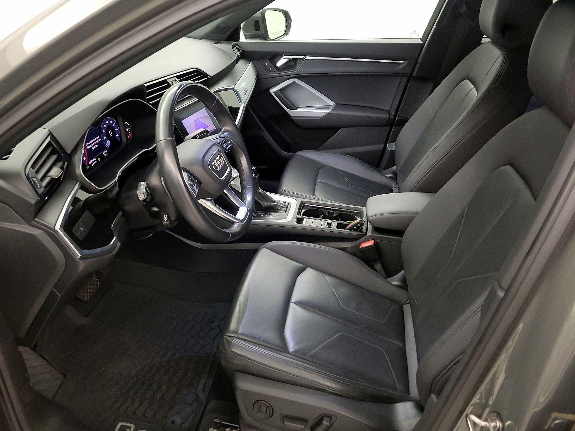 Thumbnail: 2021 Audi Q3 - 11