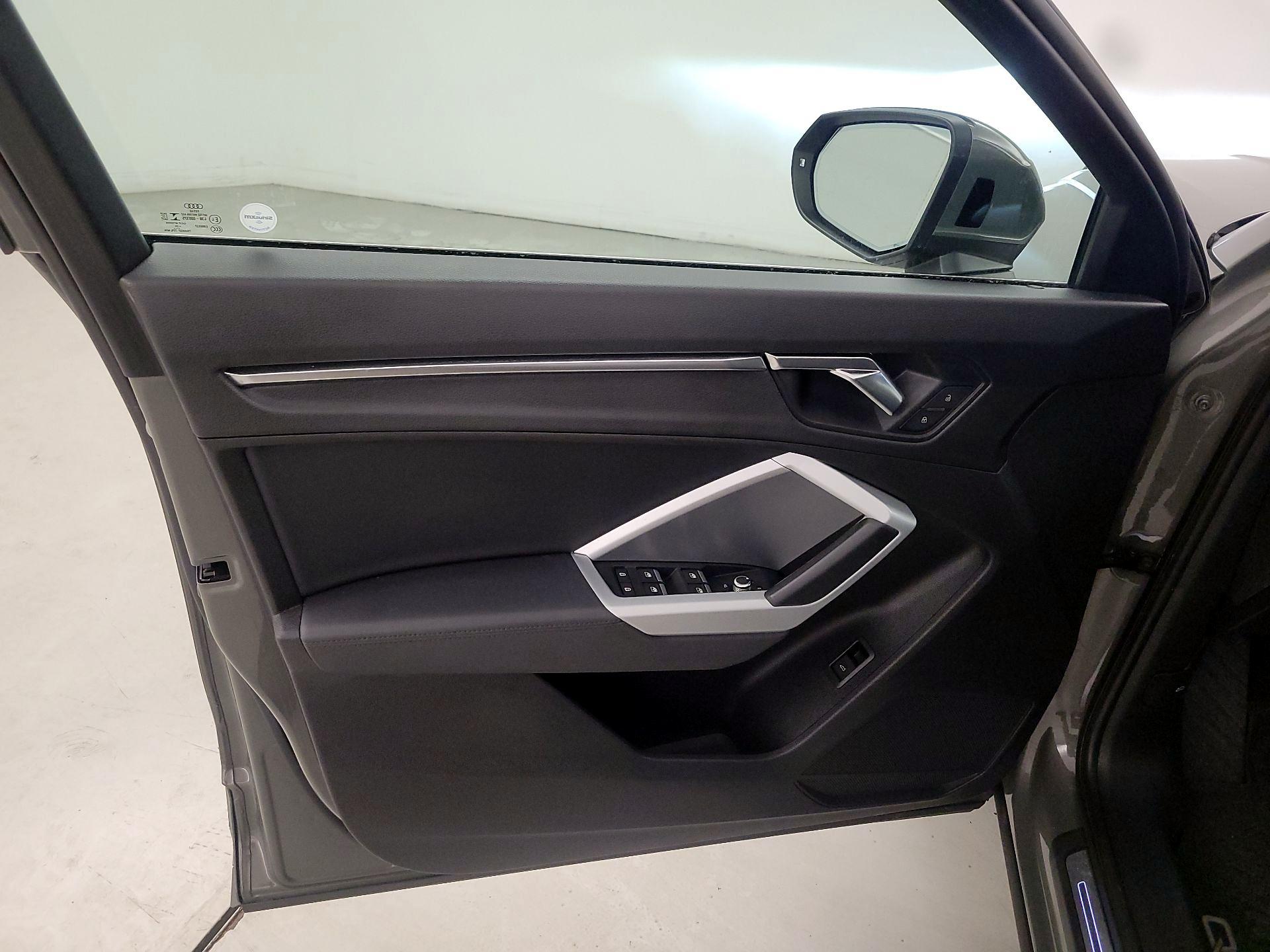 Thumbnail: 2021 Audi Q3 - 12