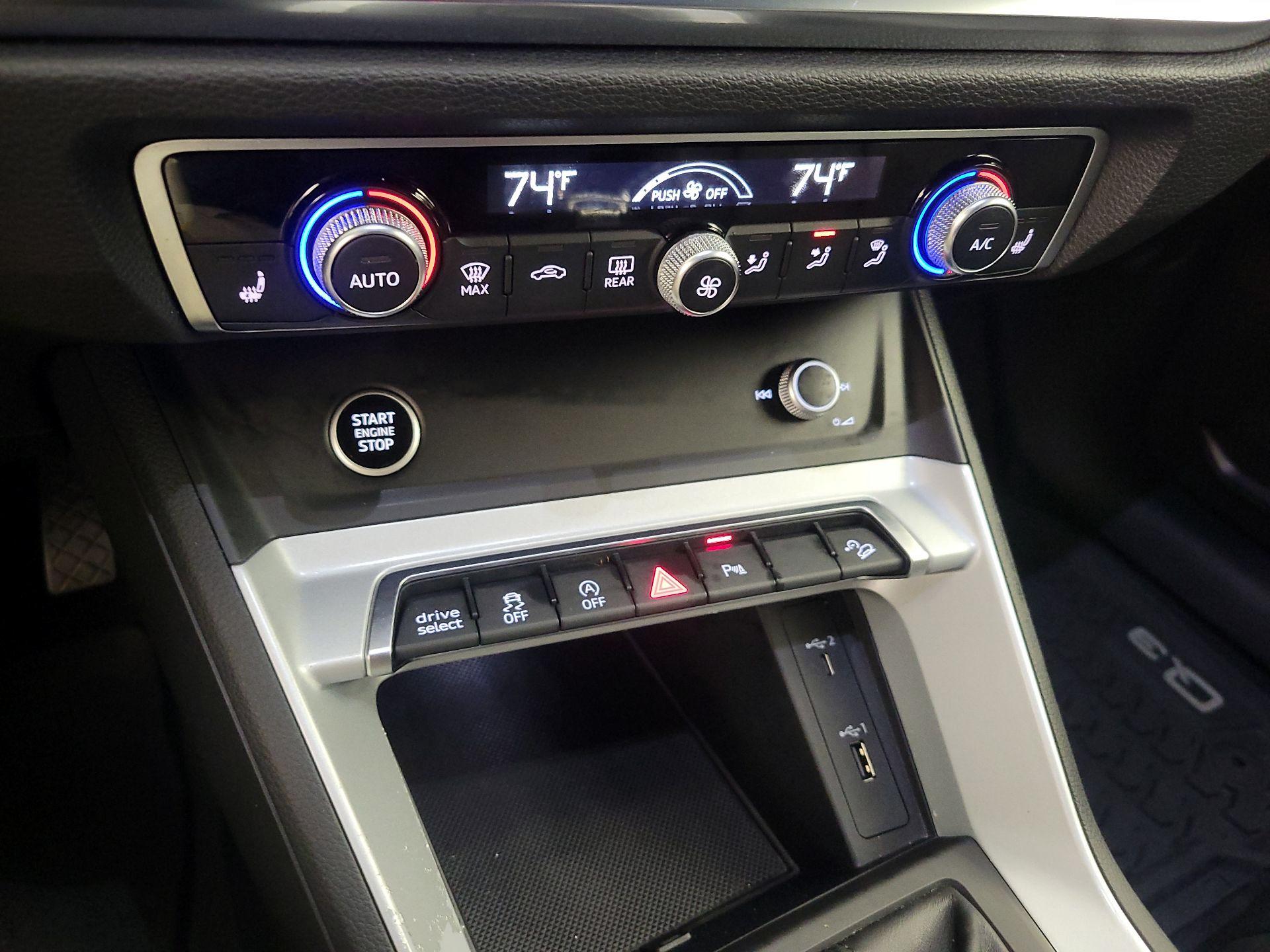 Thumbnail: 2021 Audi Q3 - 16