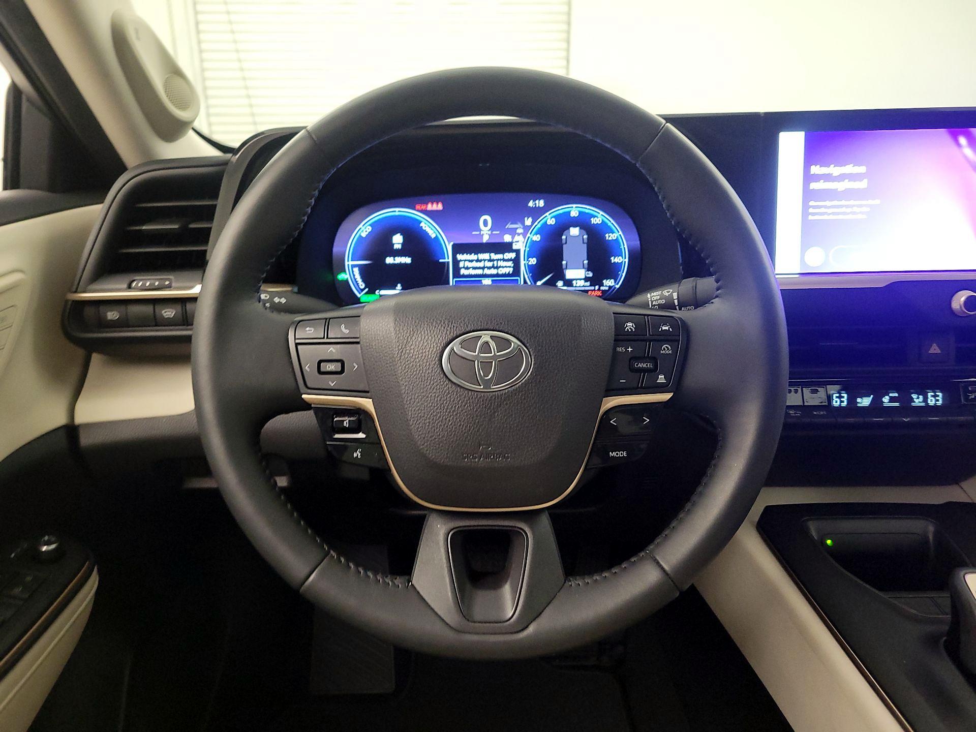 Thumbnail: 2023 Toyota Crown - 10