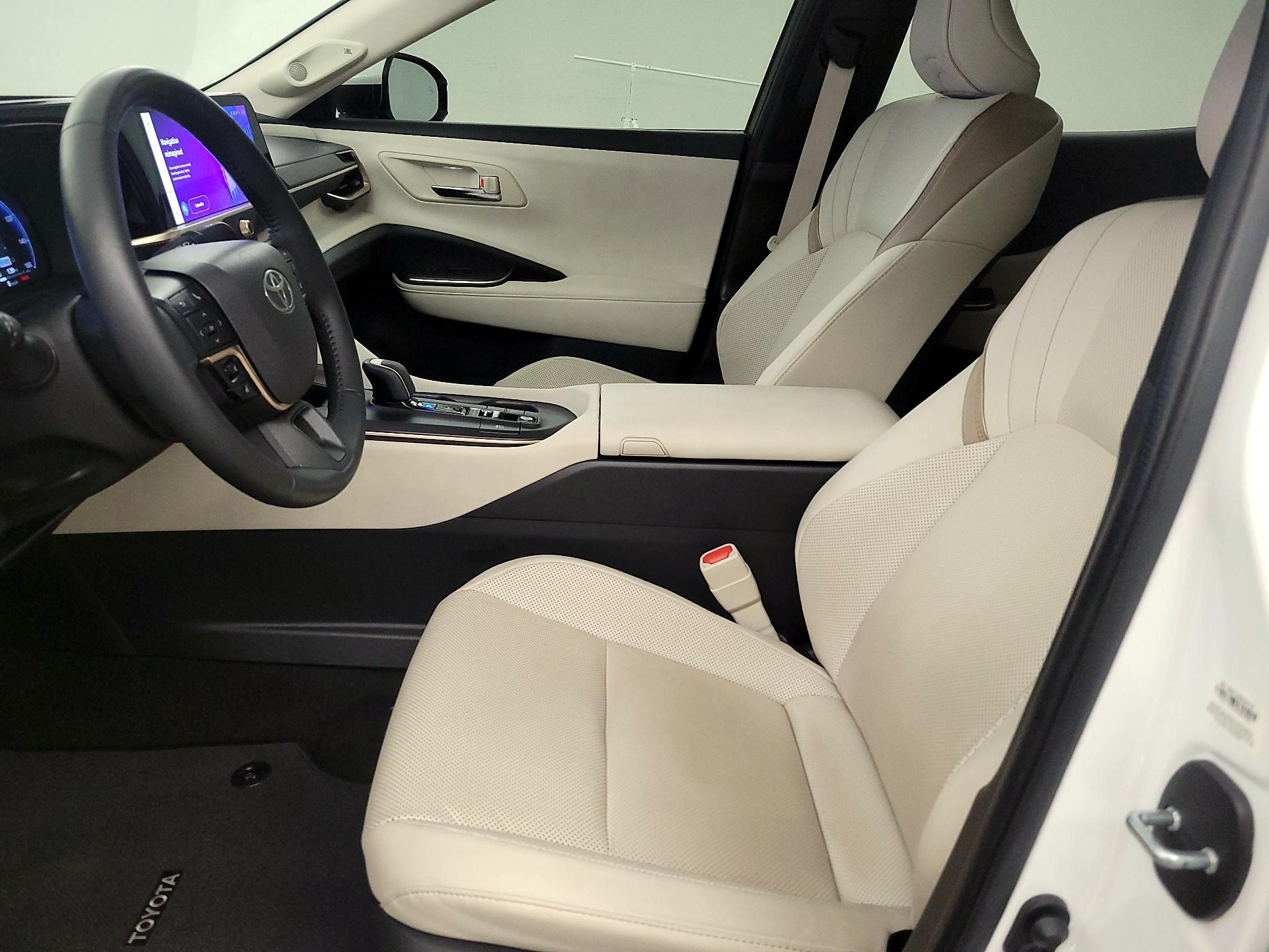 Thumbnail: 2023 Toyota Crown - 11