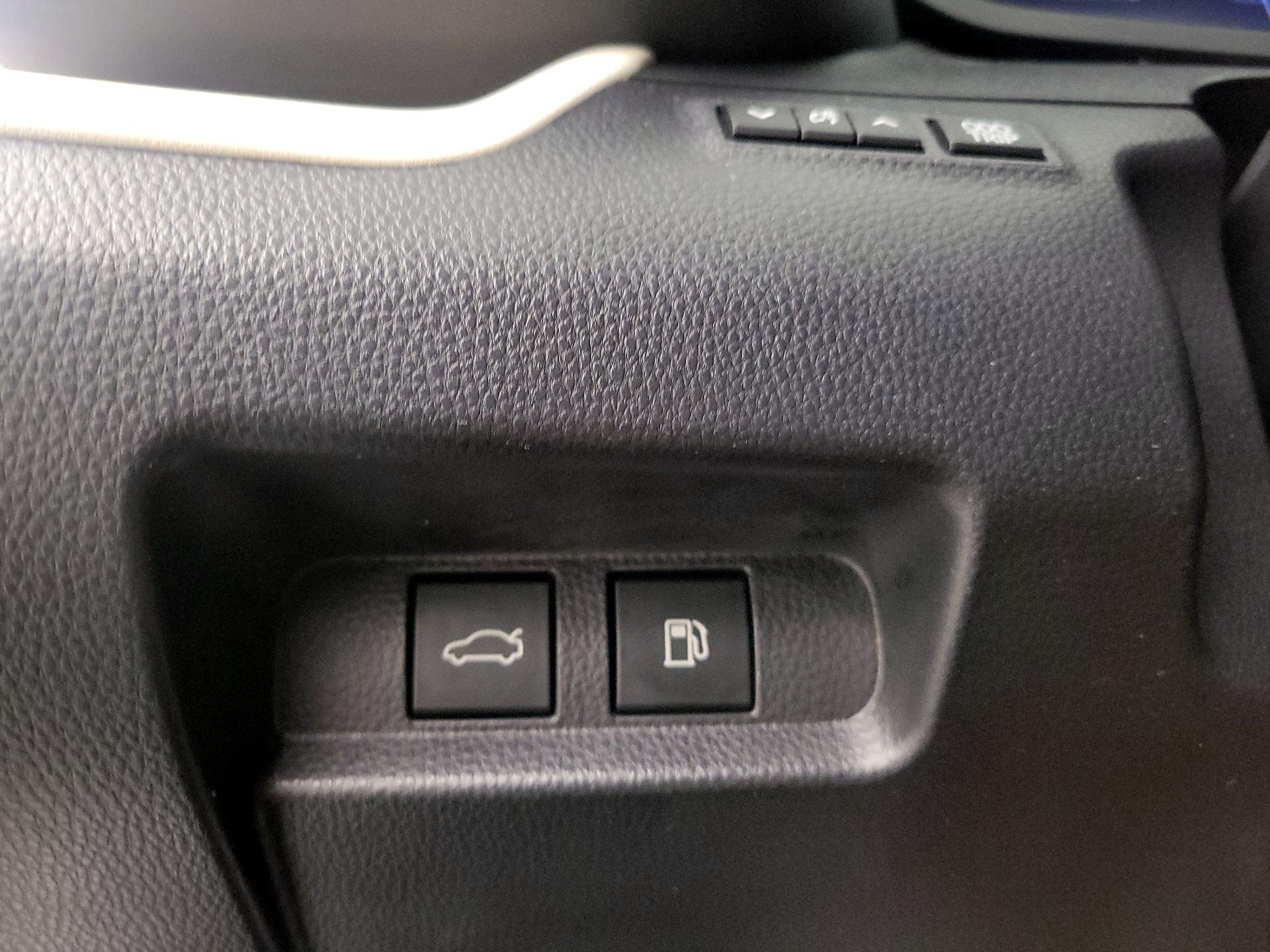 Thumbnail: 2023 Toyota Crown - 13