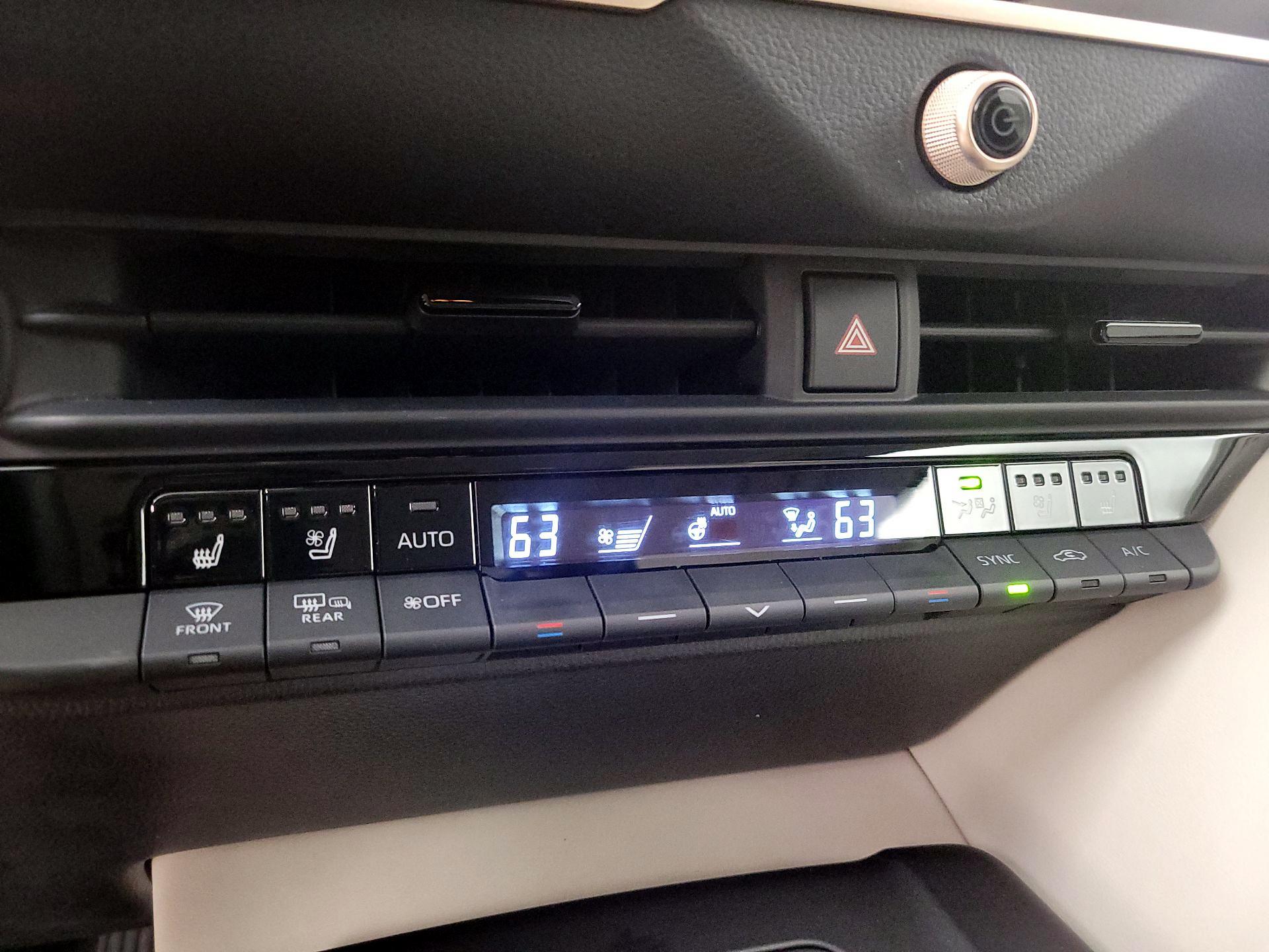 Thumbnail: 2023 Toyota Crown - 16