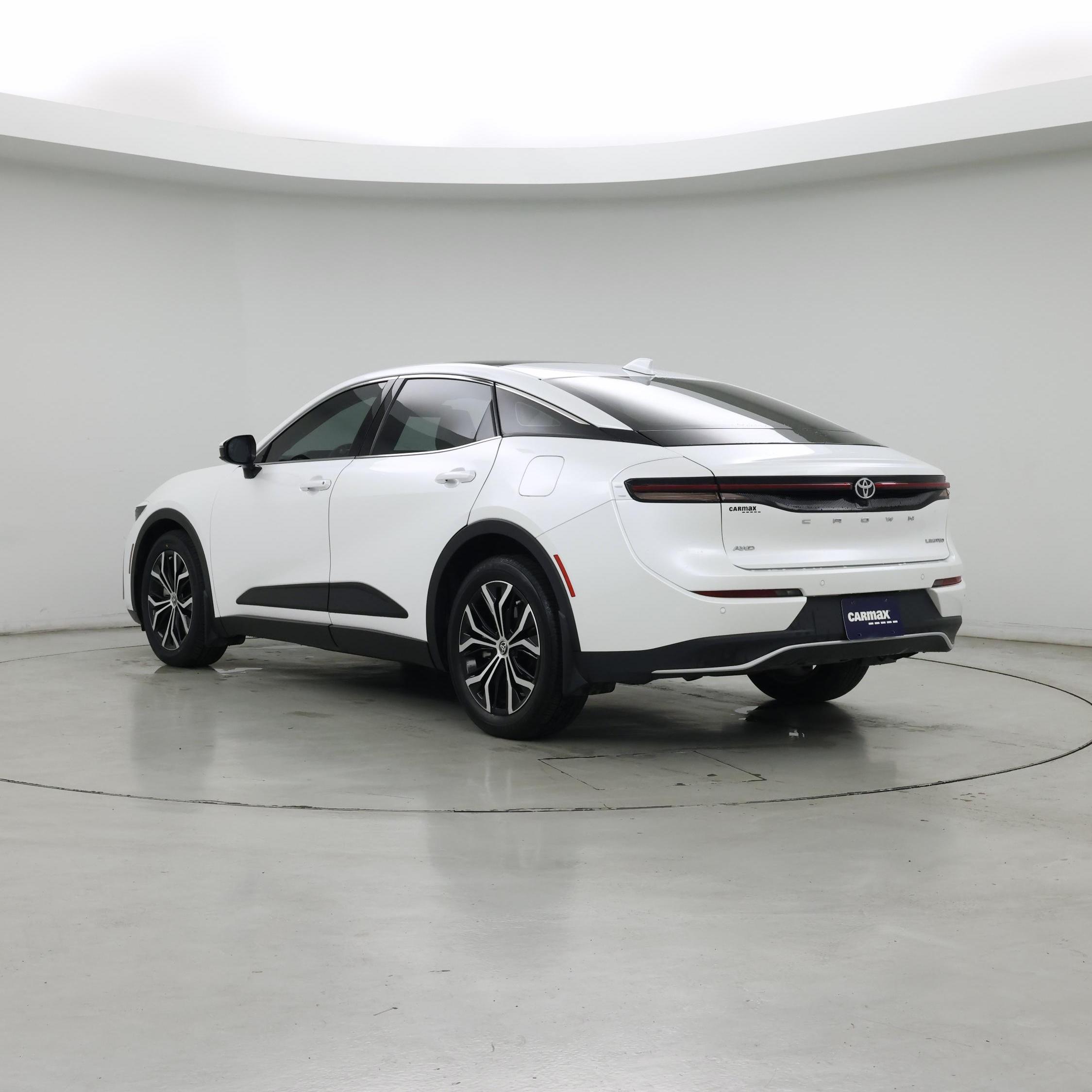 Thumbnail: 2023 Toyota Crown - 2