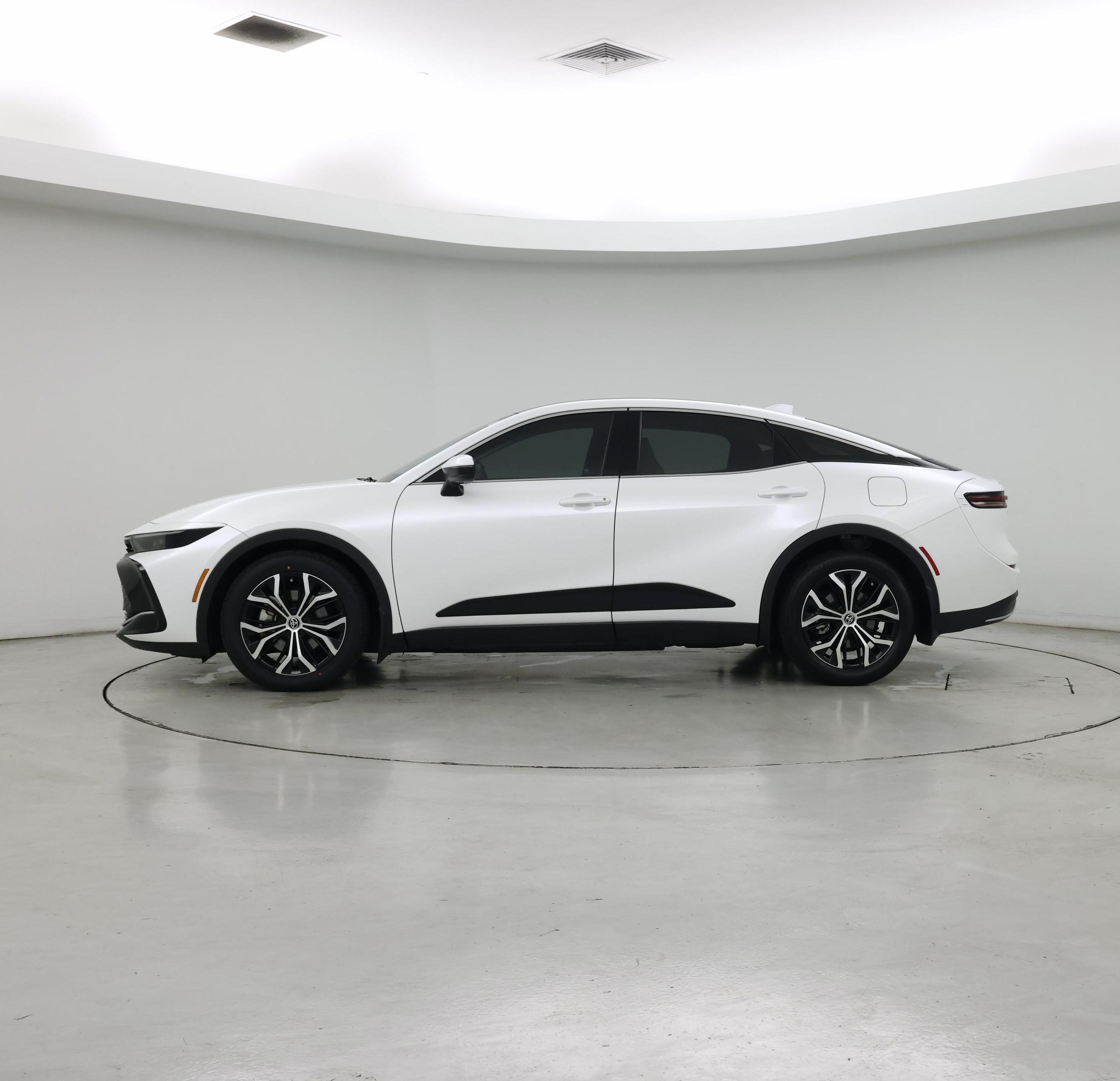 Thumbnail: 2023 Toyota Crown - 3