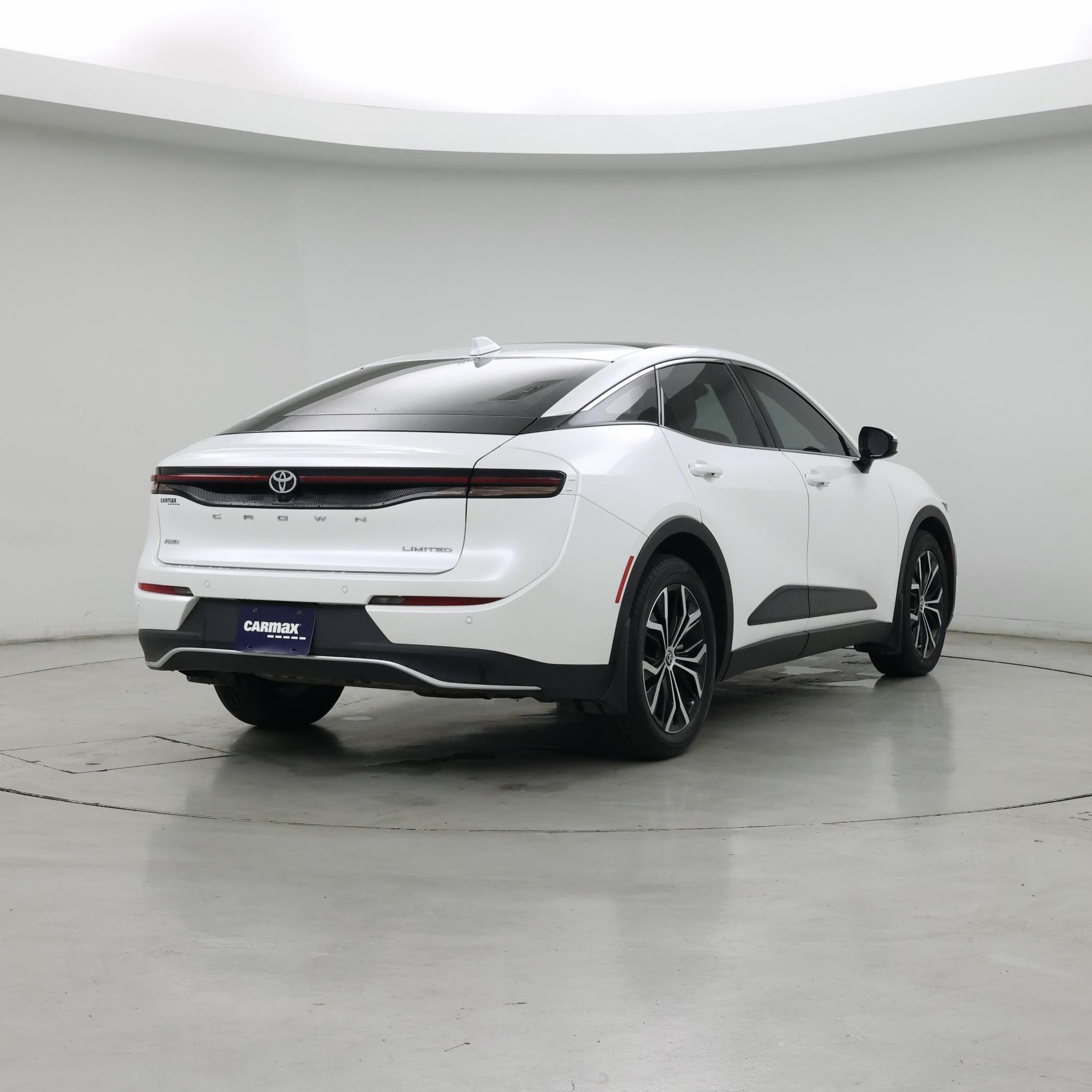 Thumbnail: 2023 Toyota Crown - 8