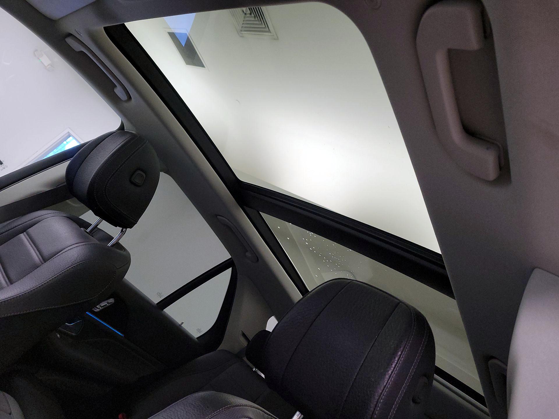 Thumbnail: 2020 Mercedes-Benz GLE - 20