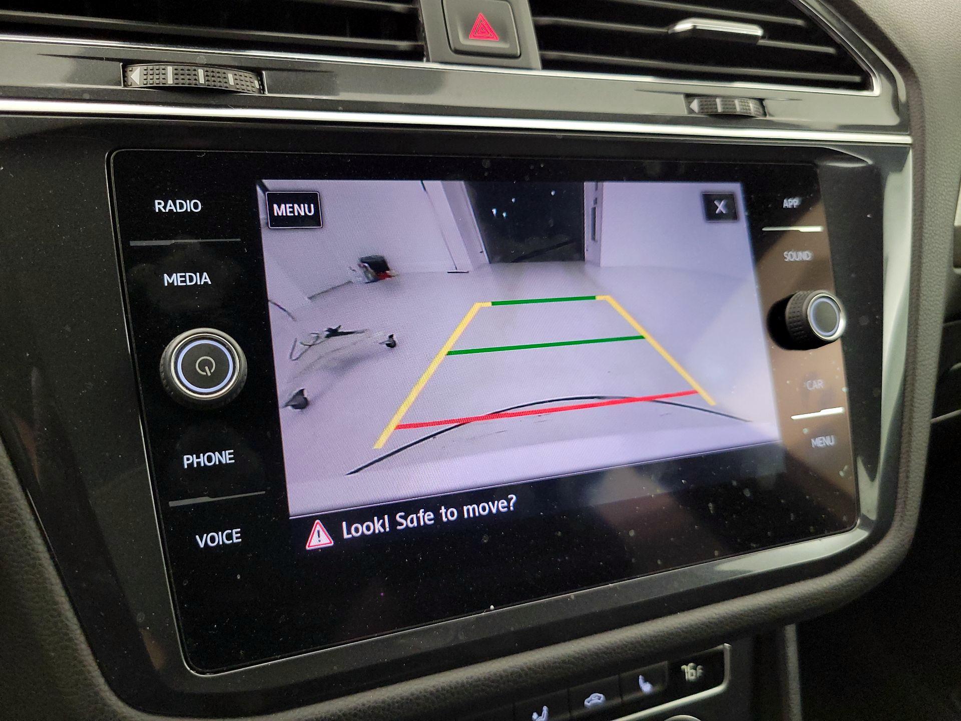 Thumbnail: 2020 Volkswagen Tiguan - 14