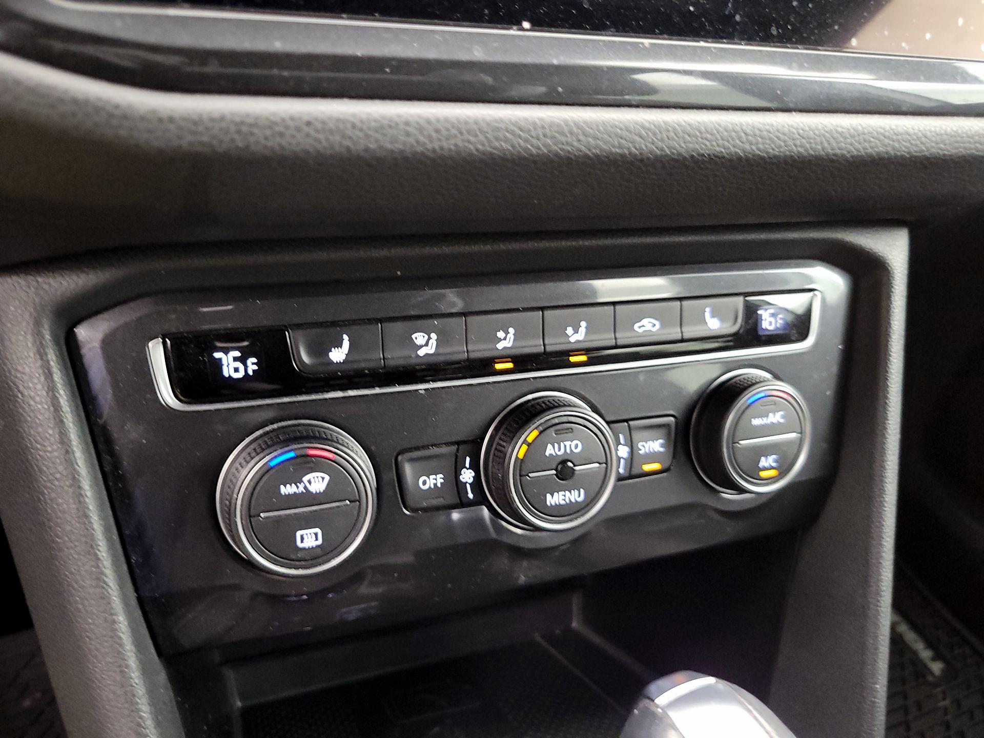 Thumbnail: 2020 Volkswagen Tiguan - 16