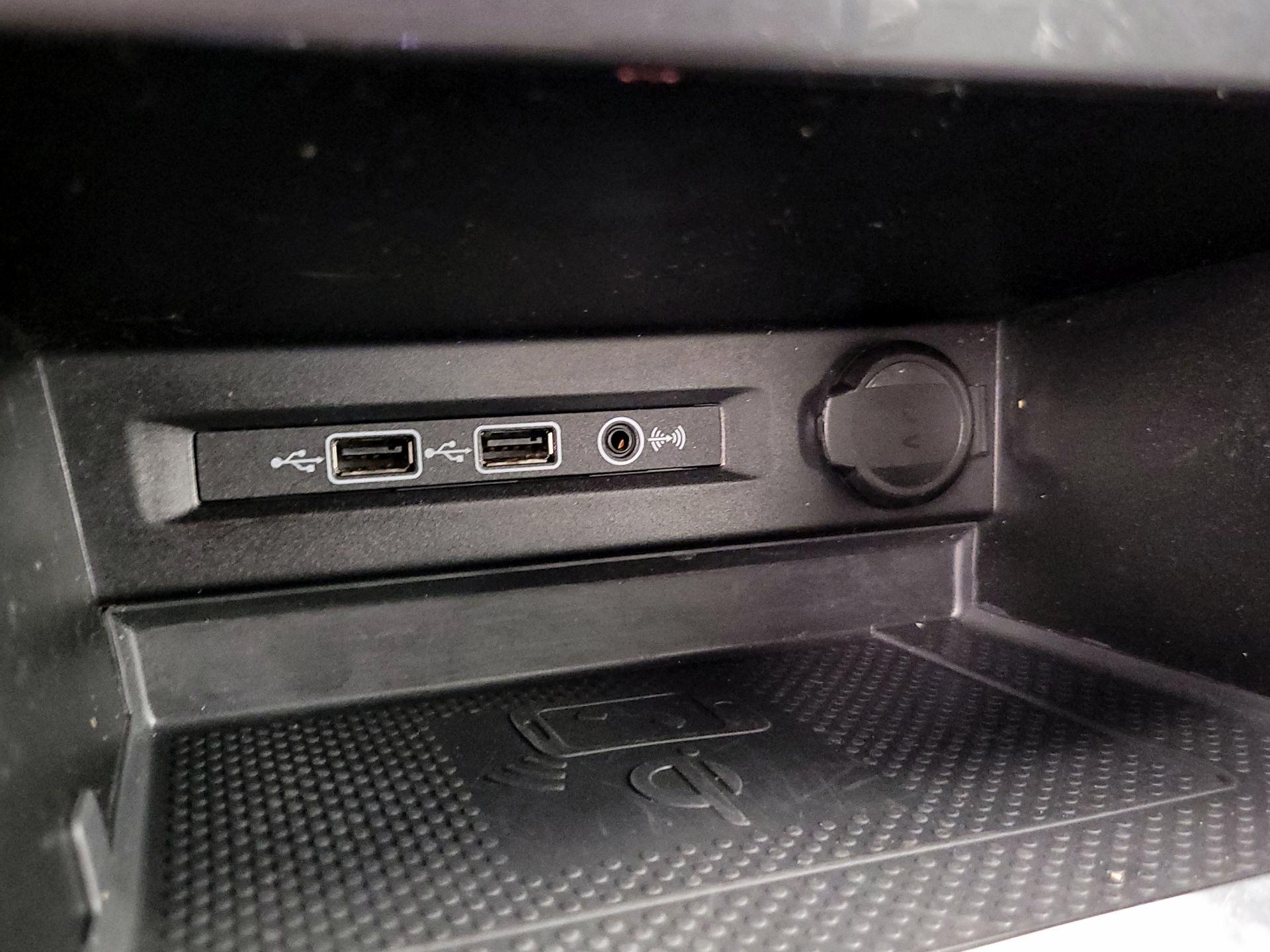 Thumbnail: 2020 Volkswagen Tiguan - 18