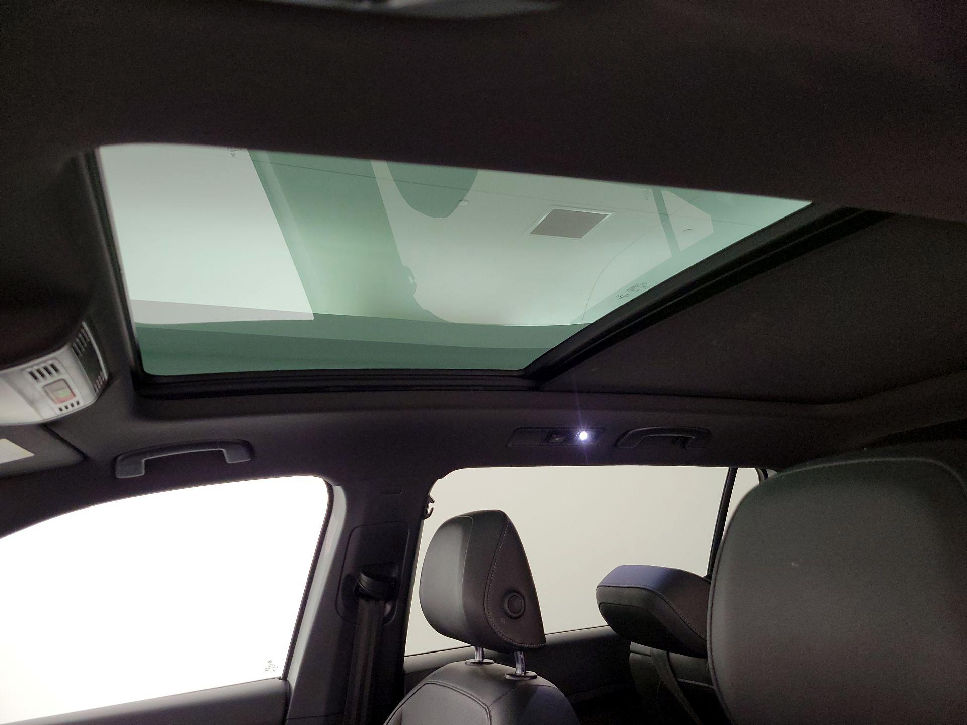 Thumbnail: 2020 Volkswagen Tiguan - 19