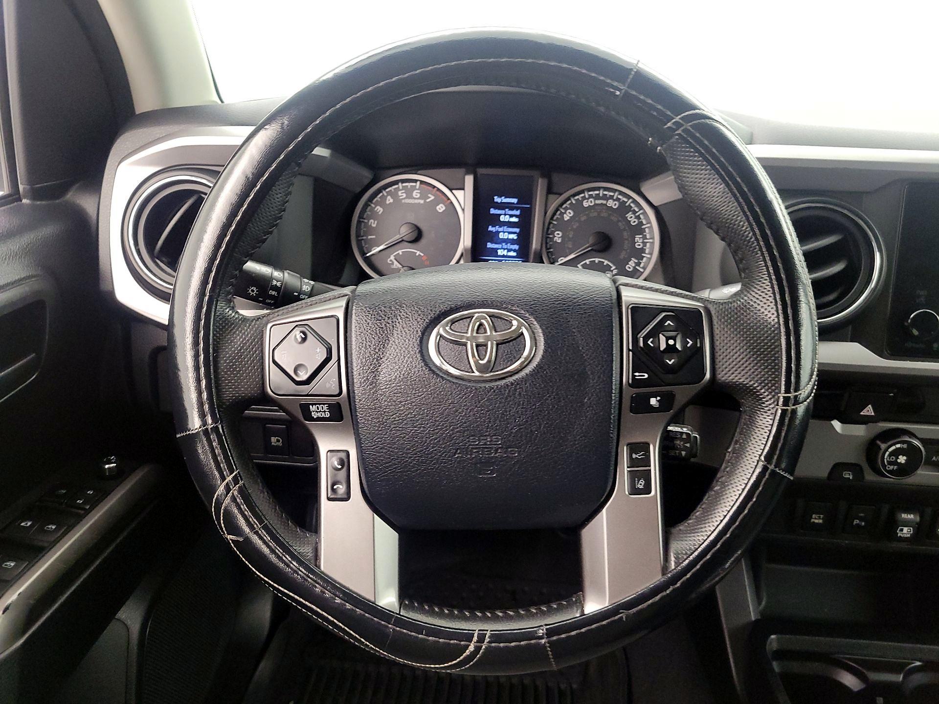 Thumbnail: 2018 Toyota Tacoma - 10