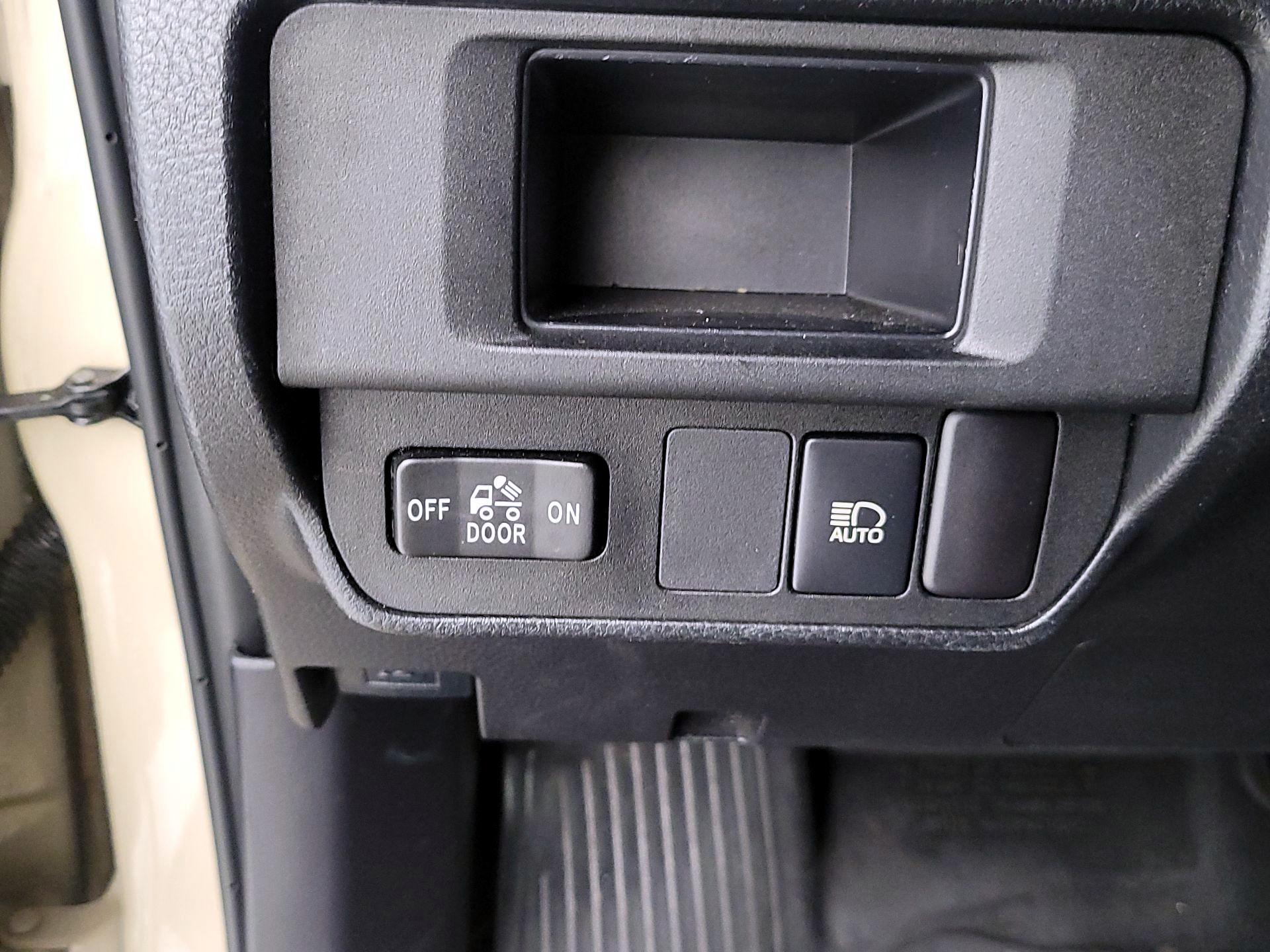 Thumbnail: 2018 Toyota Tacoma - 13