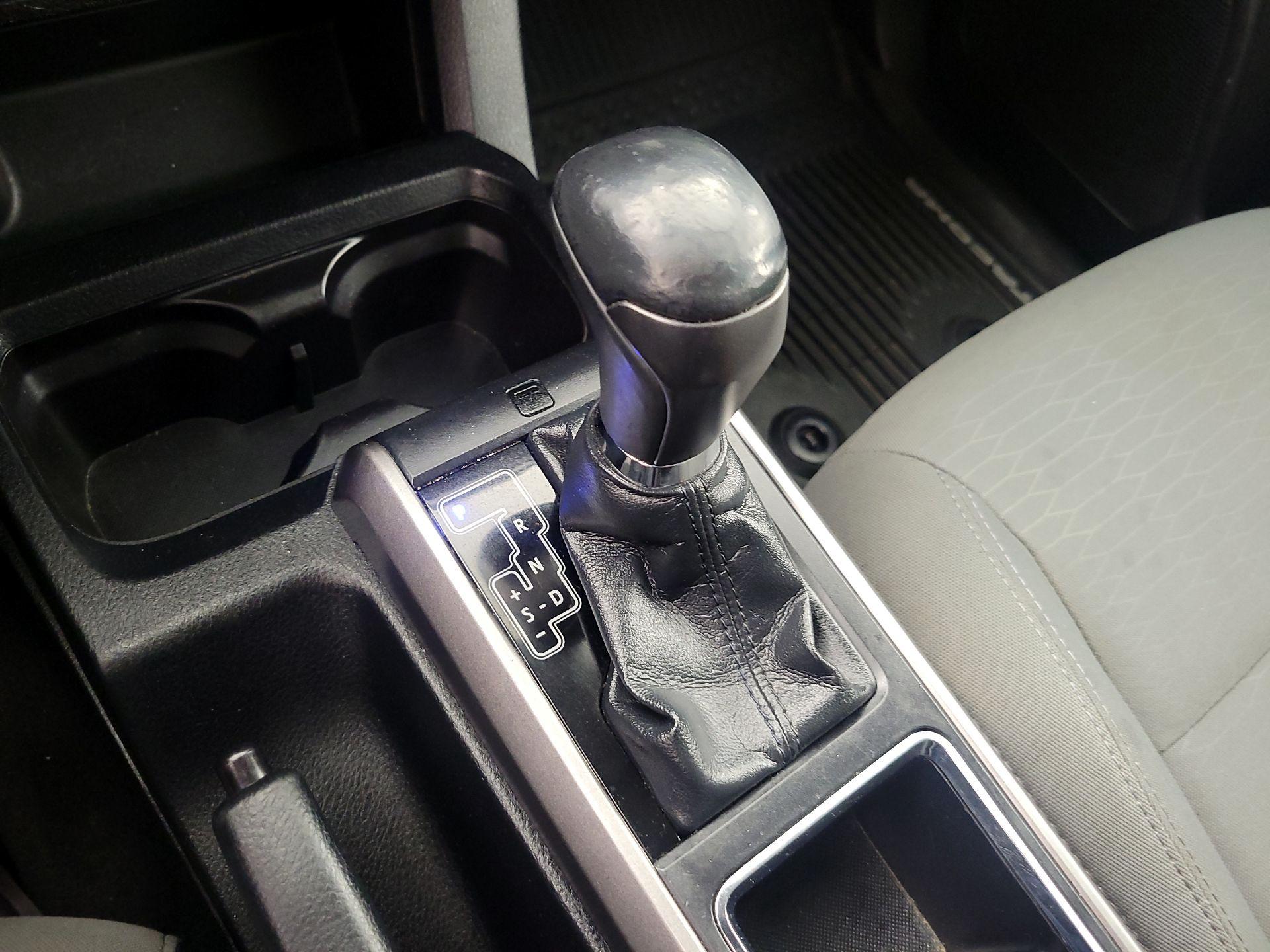 Thumbnail: 2018 Toyota Tacoma - 18